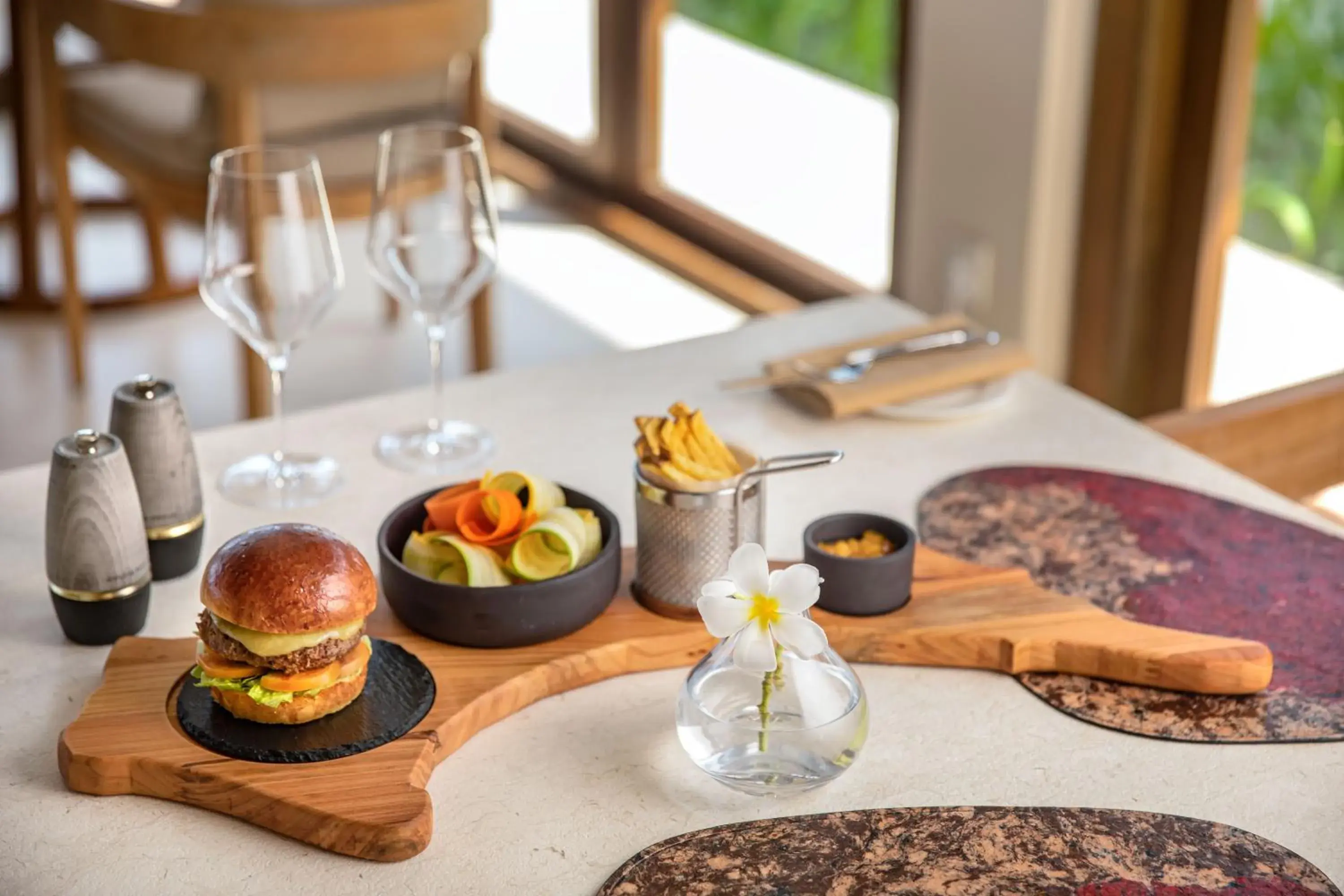 Restaurant/places to eat in Kuda Villingili Maldives, Free Return Transfers 03 nights & above Restaurant/places to eat in Kuda Villingili Maldives, Free Return Transfers 03 nights & above