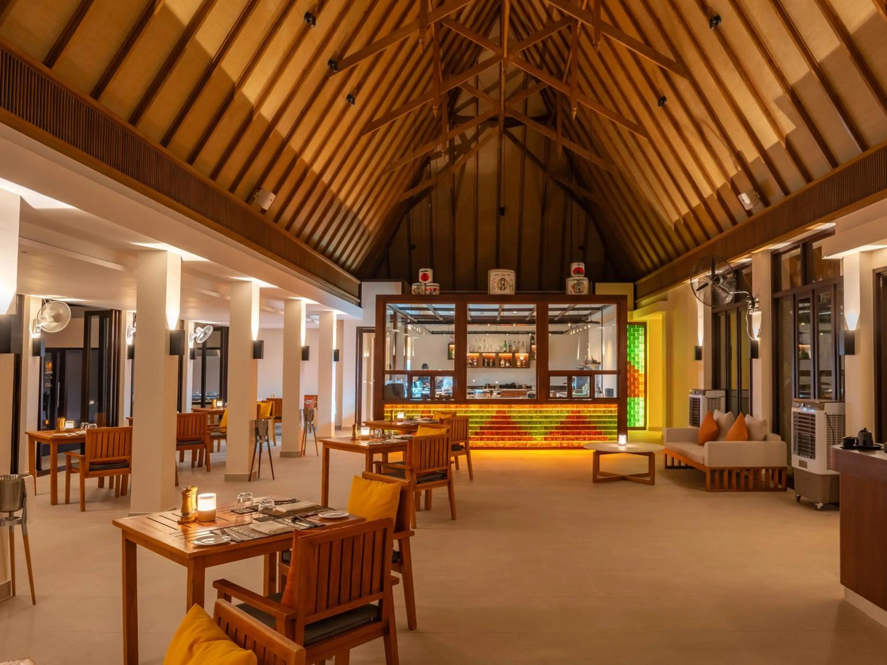 Restaurant/places to eat in Kuda Villingili Maldives, Free Return Transfers 03 nights & above