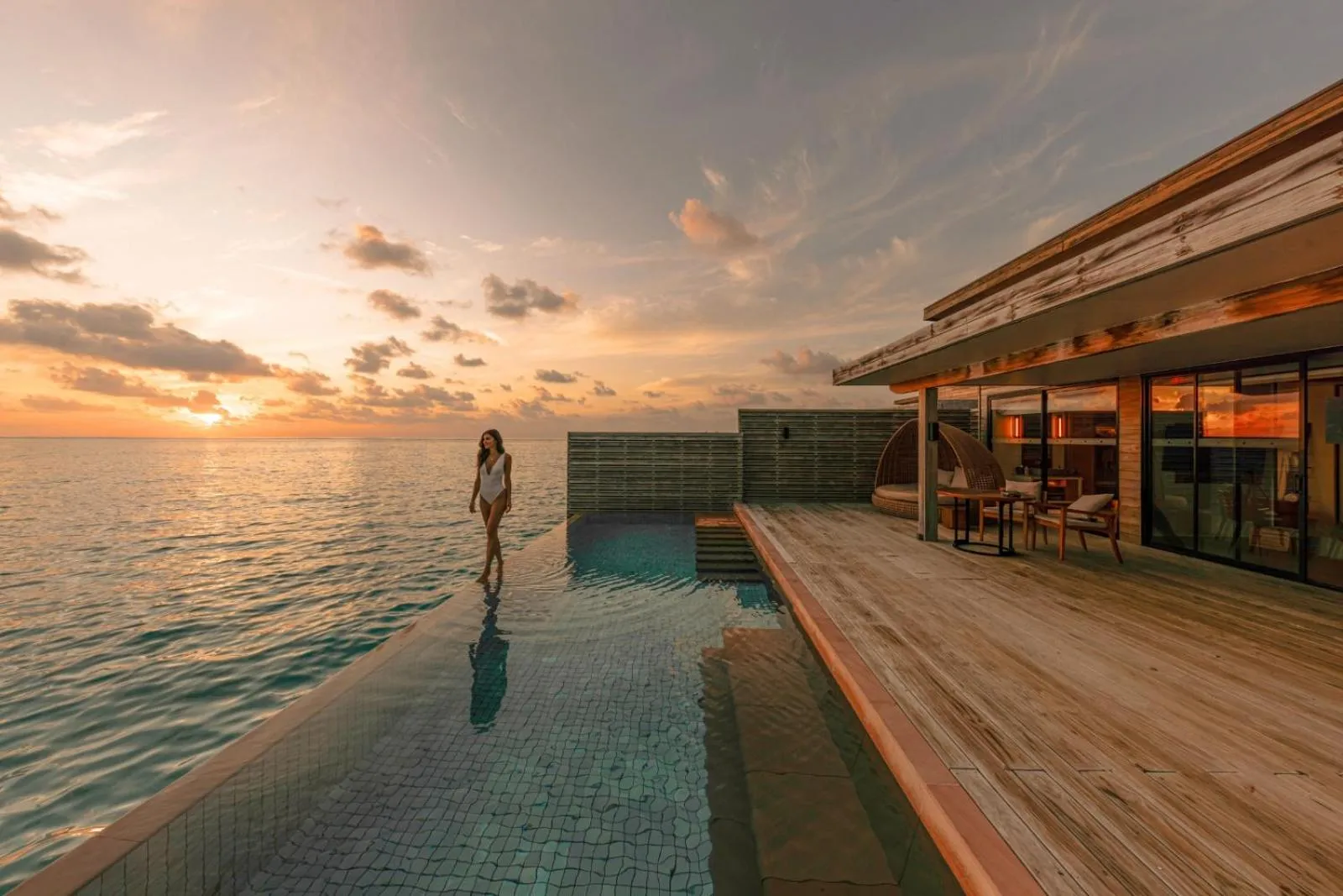 Sunset in Kuda Villingili Maldives, Free Return Transfers 03 nights & above