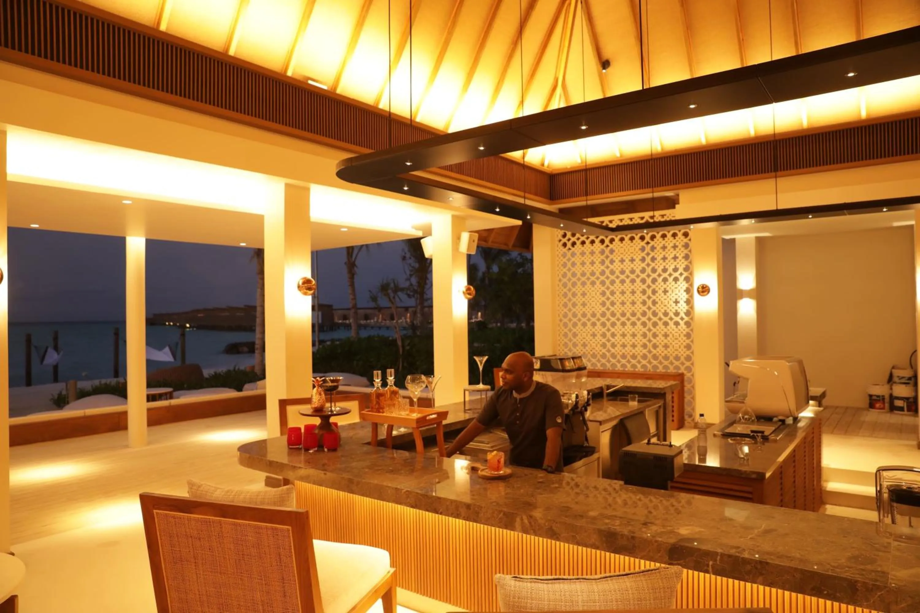 Nightclub / DJ in Kuda Villingili Maldives, Free Return Transfers 03 nights & above