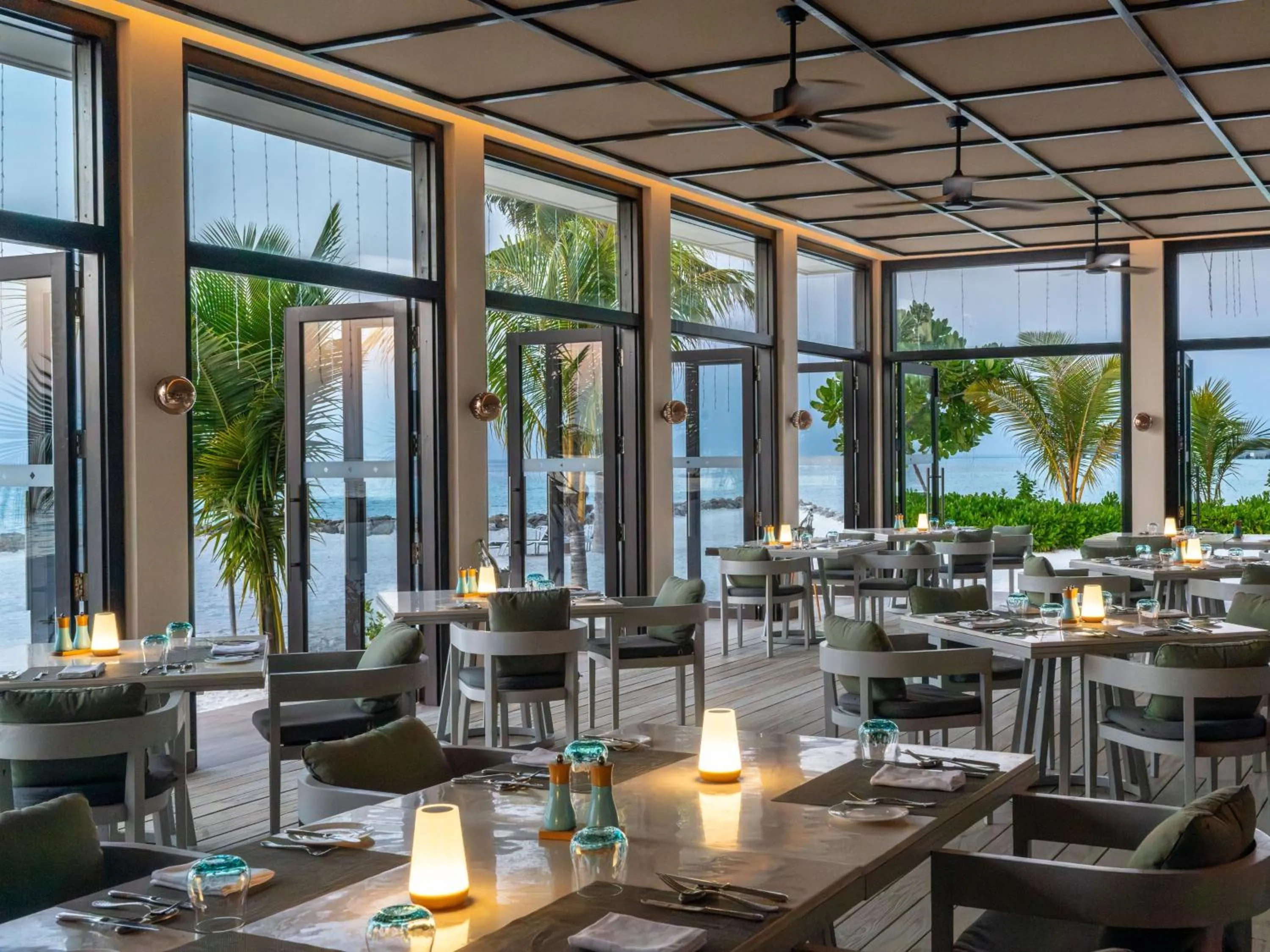 Restaurant/places to eat in Kuda Villingili Maldives, Free Return Transfers 03 nights & above