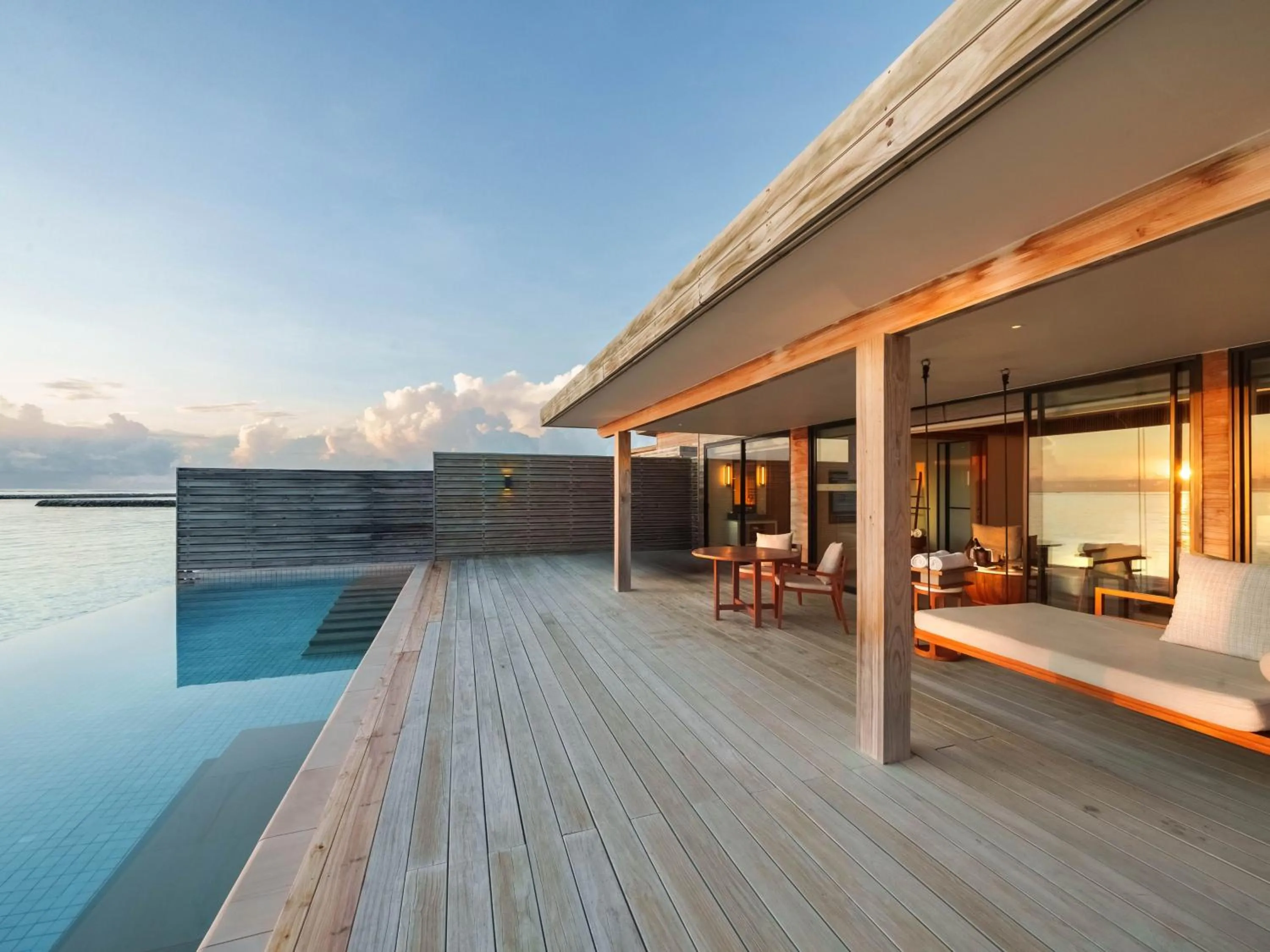 Day in Kuda Villingili Maldives, Free Return Transfers 03 nights & above