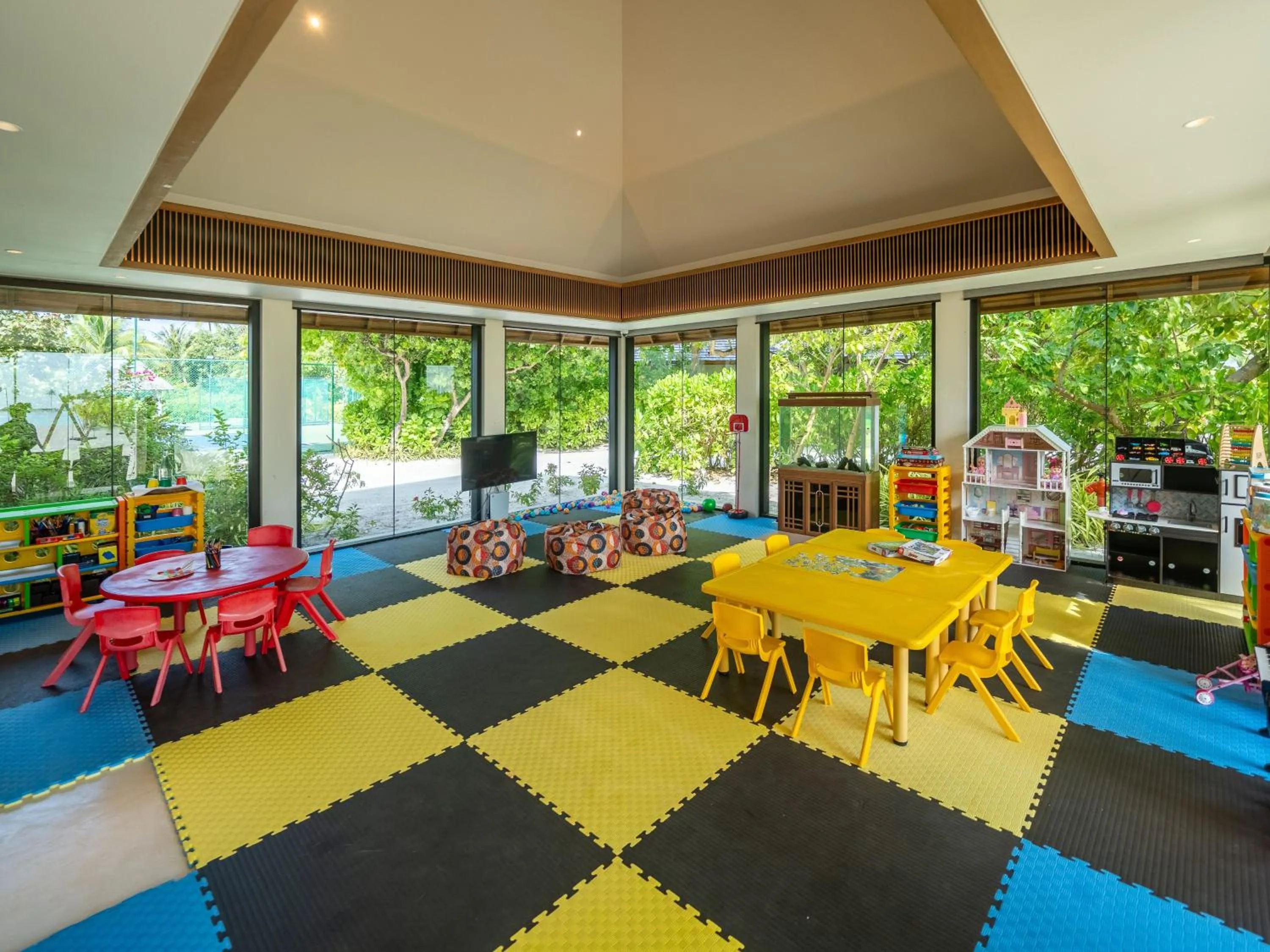 Kids's club in Kuda Villingili Maldives, Free Return Transfers 03 nights & above