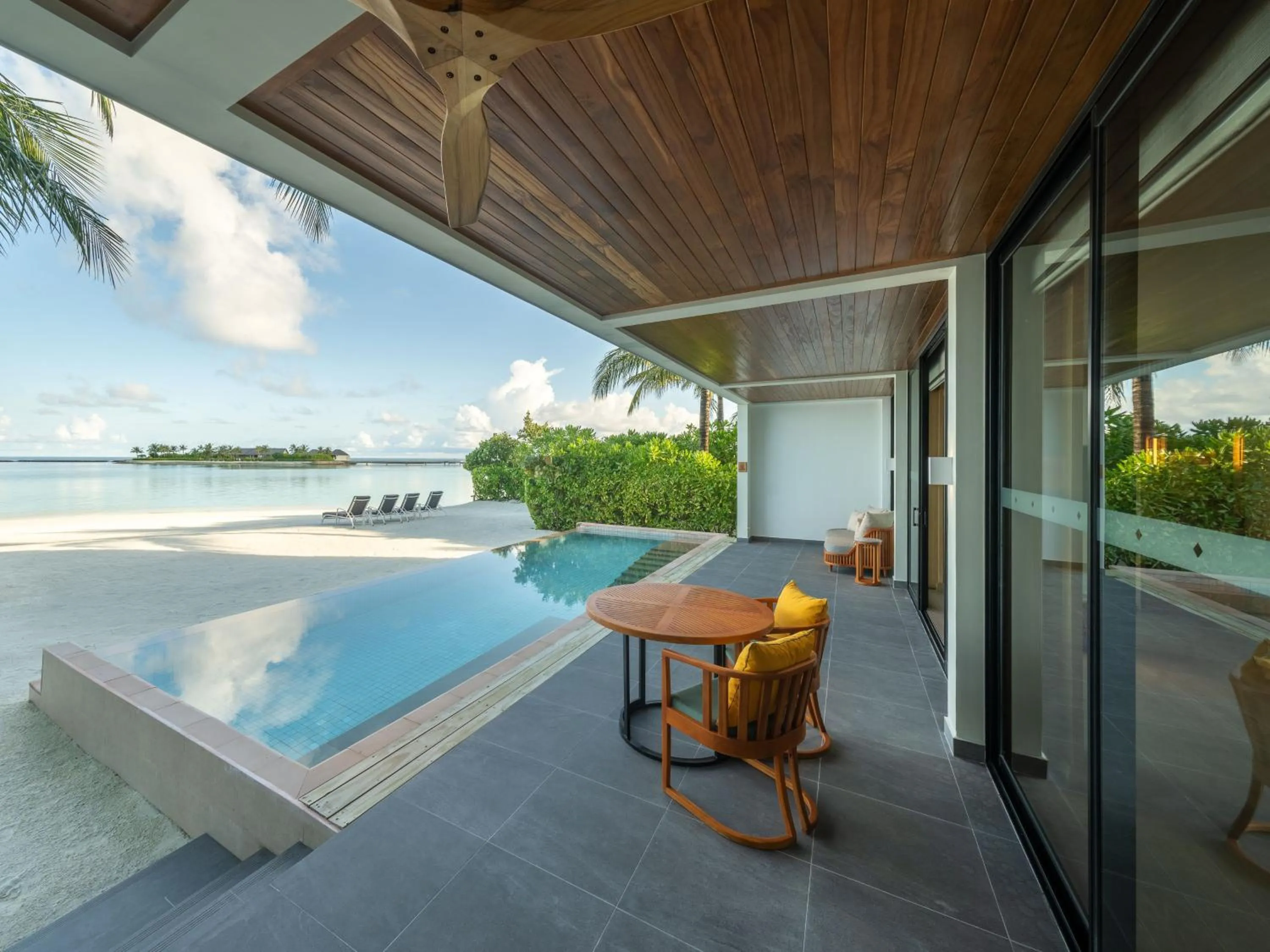 Patio in Kuda Villingili Maldives, Free Return Transfers 03 nights & above