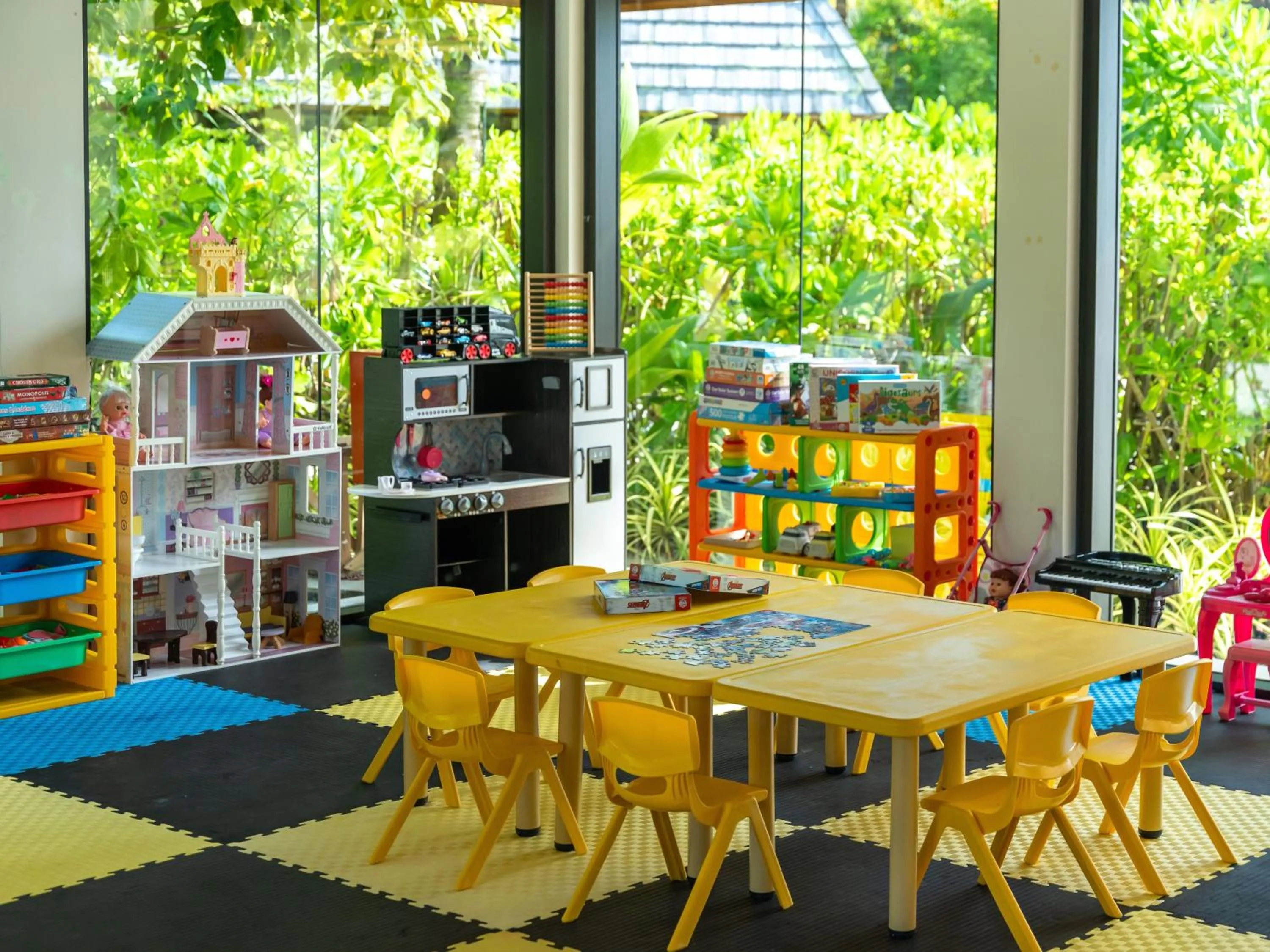 Kids's club in Kuda Villingili Maldives, Free Return Transfers 03 nights & above