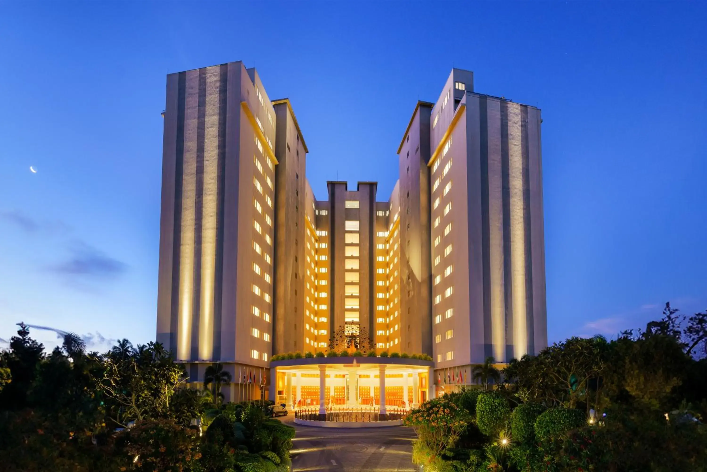 Property building in Araliya Beach Resort & Spa Unawatuna- Where you meet the sea all year Property building in Araliya Beach Resort & Spa Unawatuna- Where you meet the sea all year