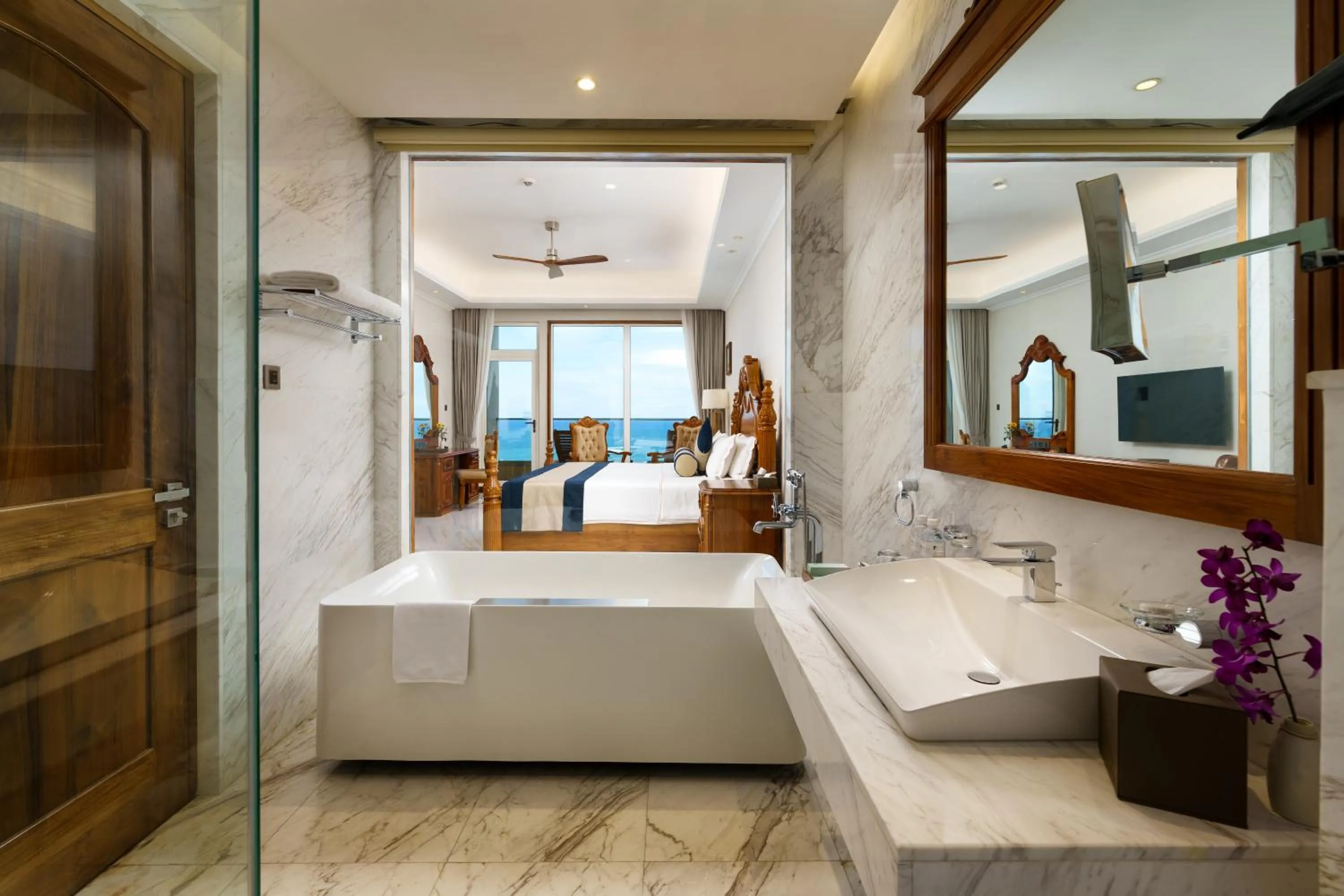 Bedroom, Bed in Araliya Beach Resort & Spa Unawatuna- Where you meet the sea all year