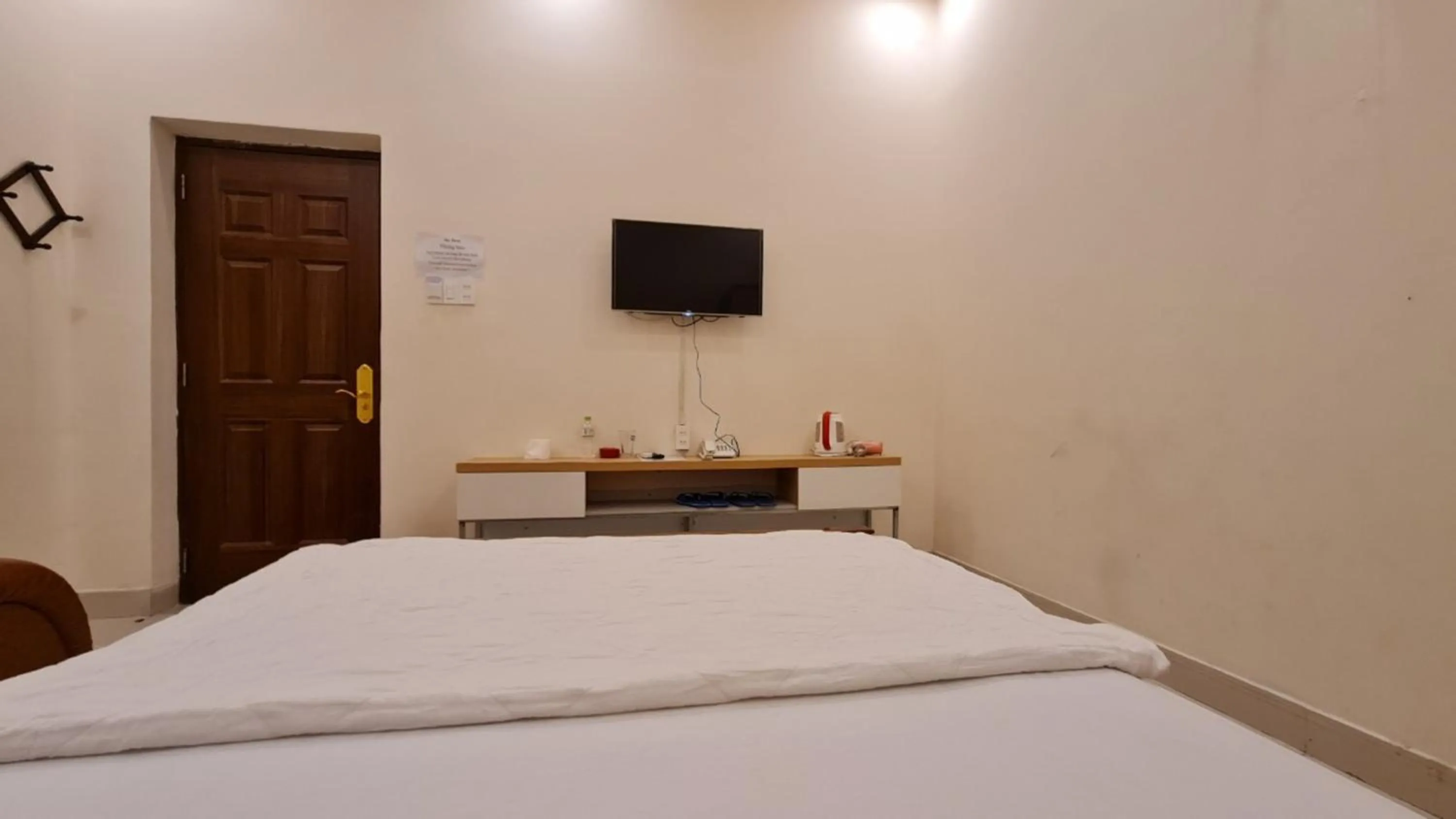 Property building, Bed in Sky Hotel