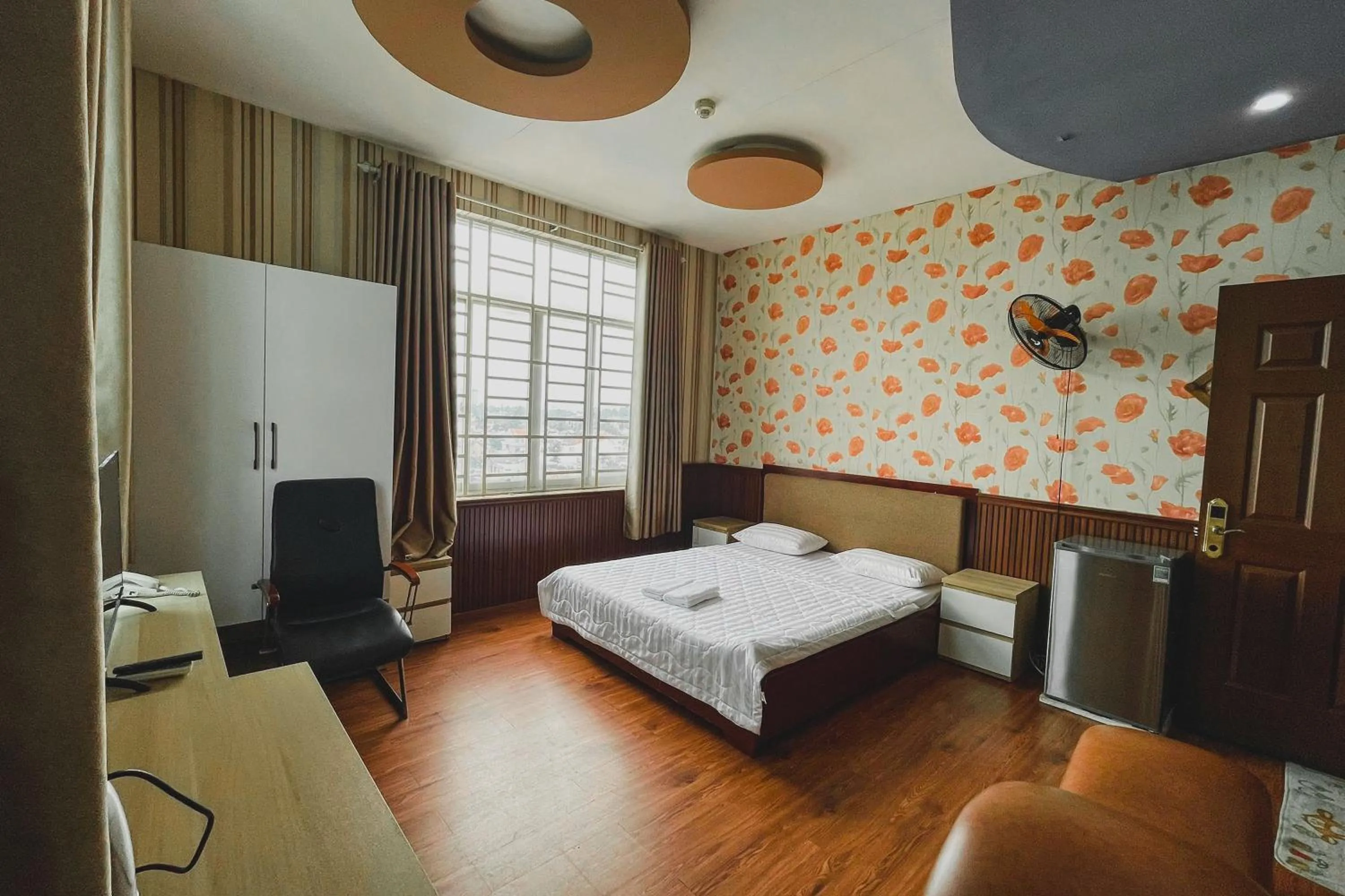 Bedroom, Bed in Sky Hotel