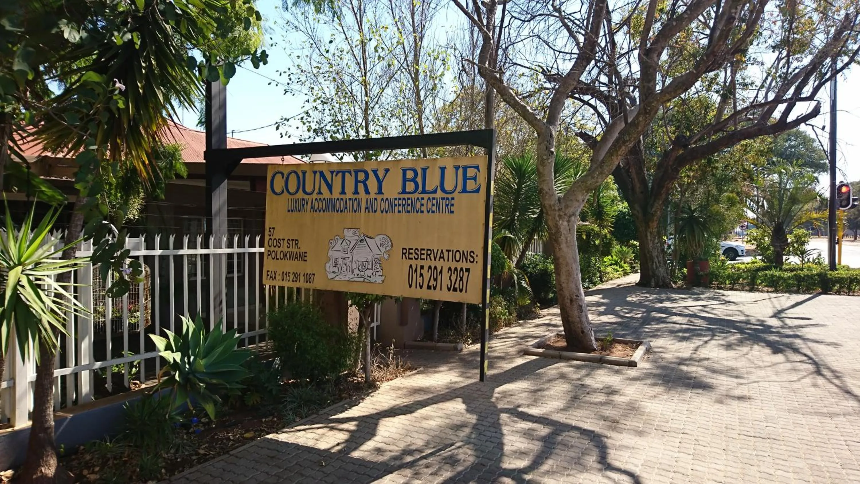 Country Blue Luxury Guest House