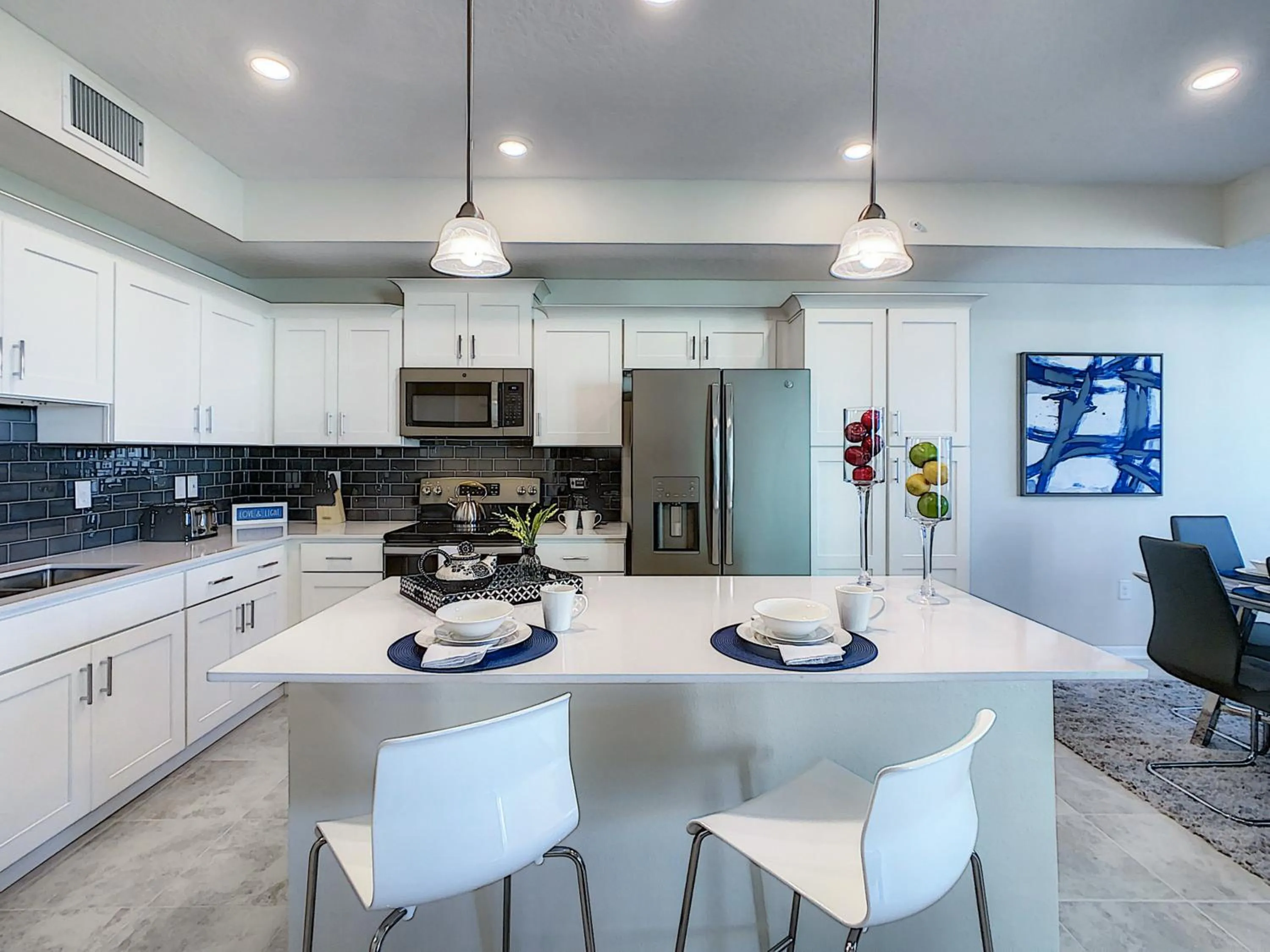 Updated Condo, 5 mi to Disney, On-site Water Park