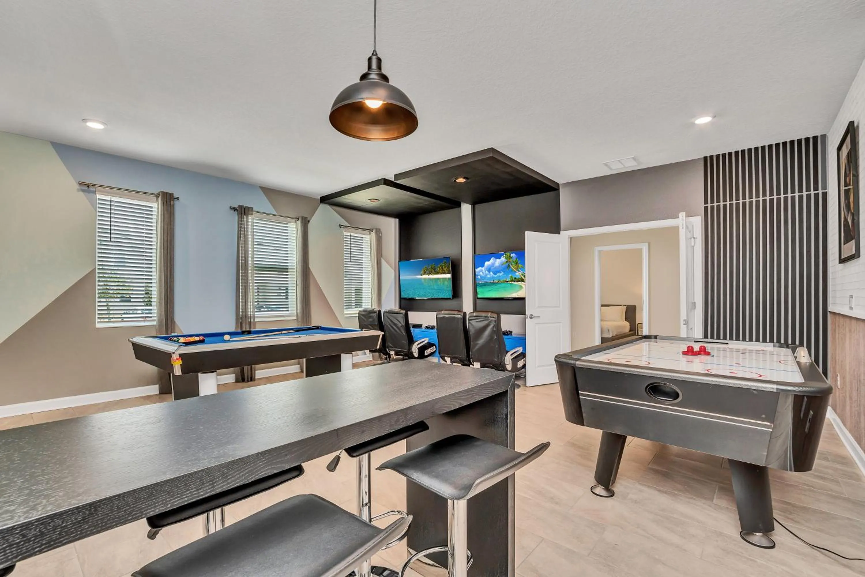 VILLA wPrivate Pool & Game Room near Disney