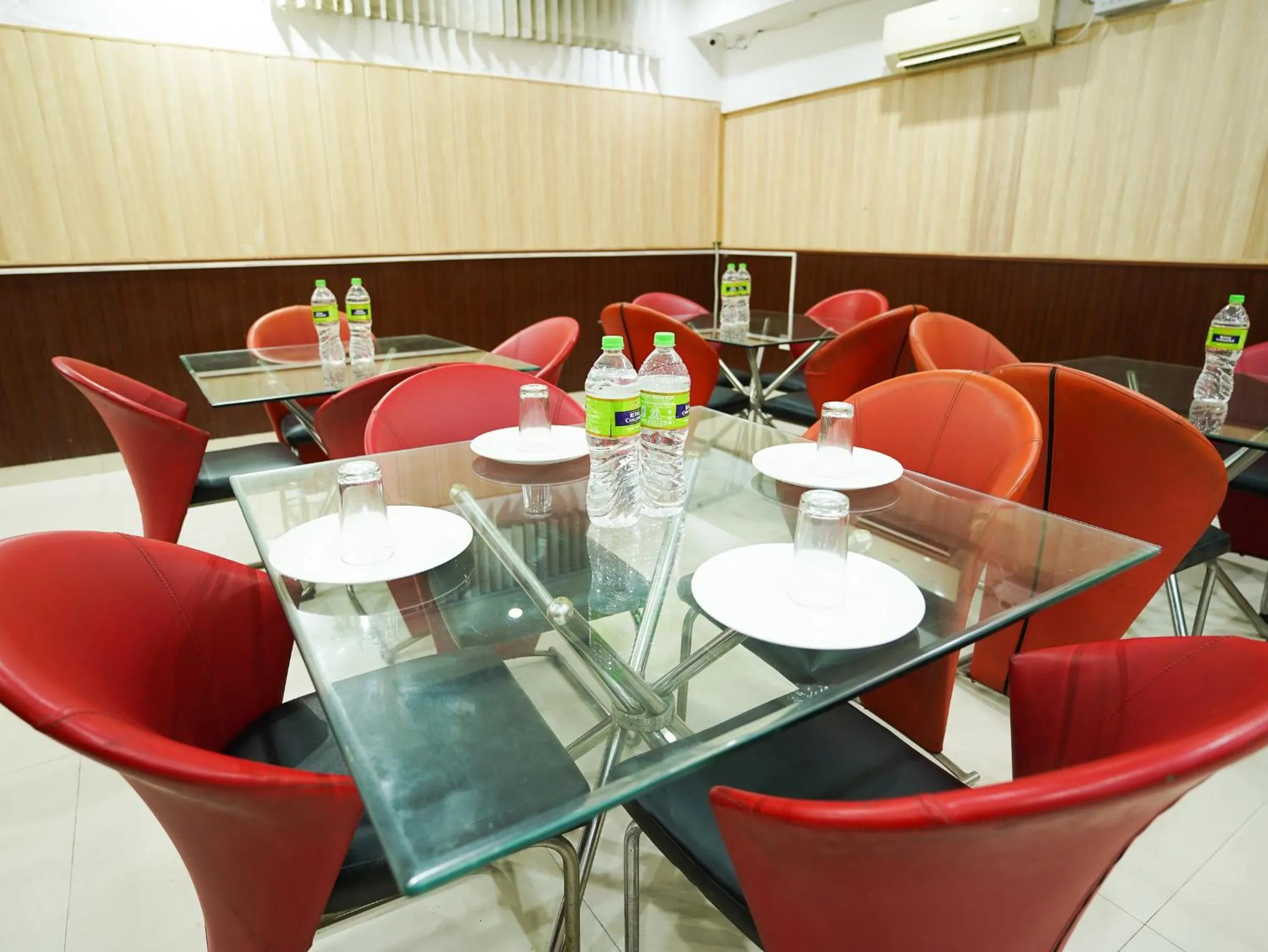 Restaurant/places to eat in Lime Tree Hotel Sushant Lok Gurgaon Sector 29 Next to IFFCO CHOWK metro