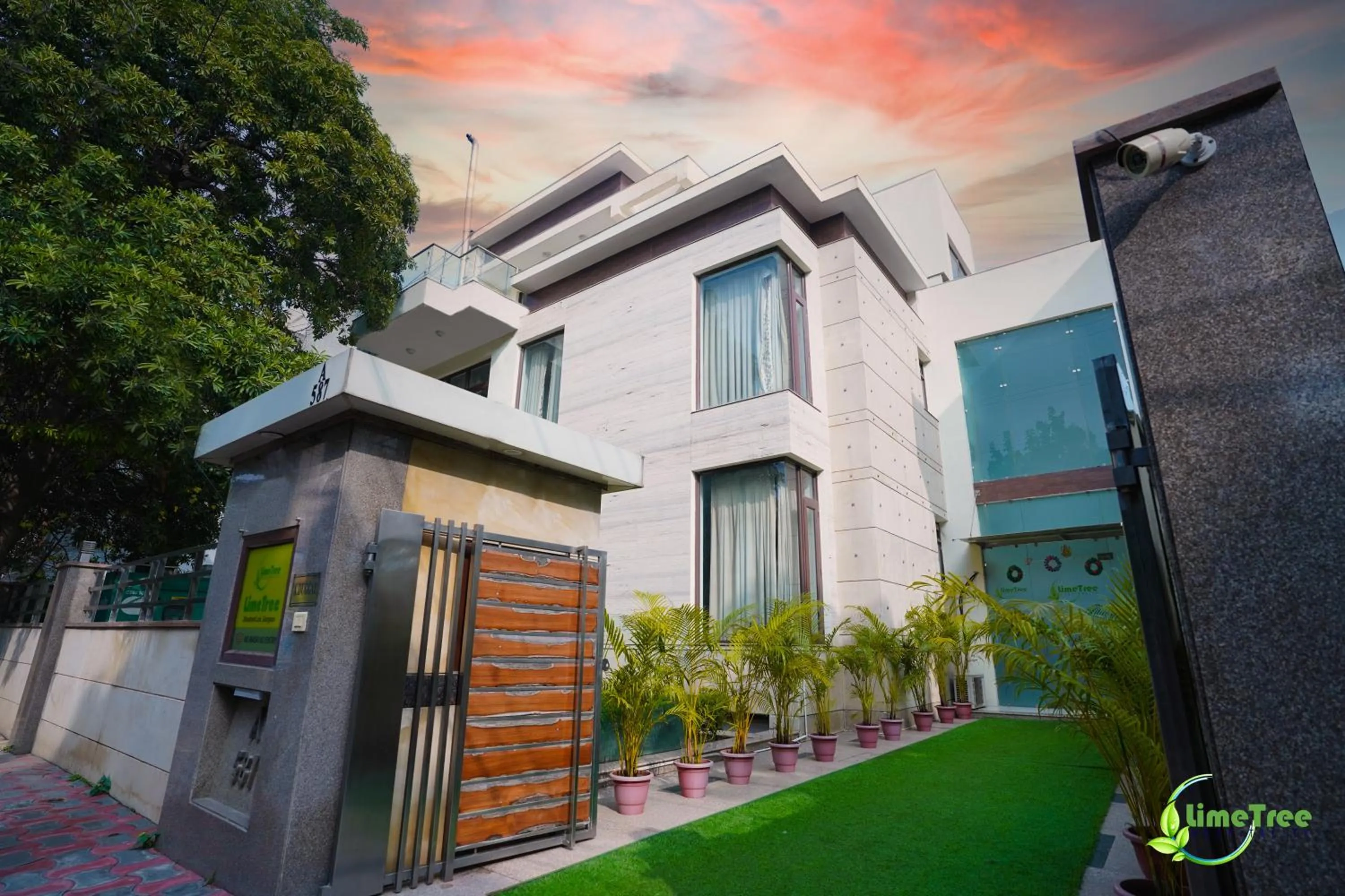 Property building in Lime Tree Hotel Sushant Lok Gurgaon Sector 29 Next to IFFCO CHOWK metro