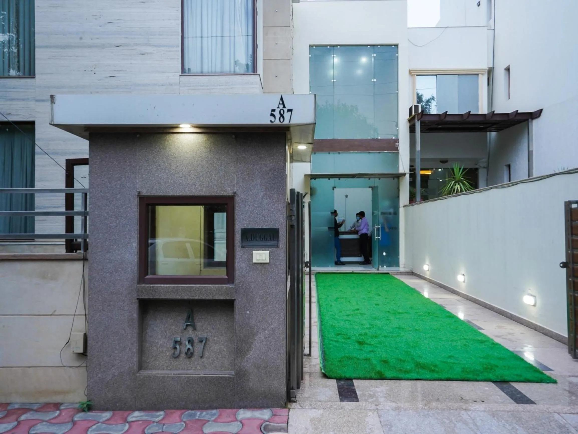 Property building in Lime Tree Hotel Sushant Lok Gurgaon Sector 29 Next to IFFCO CHOWK metro