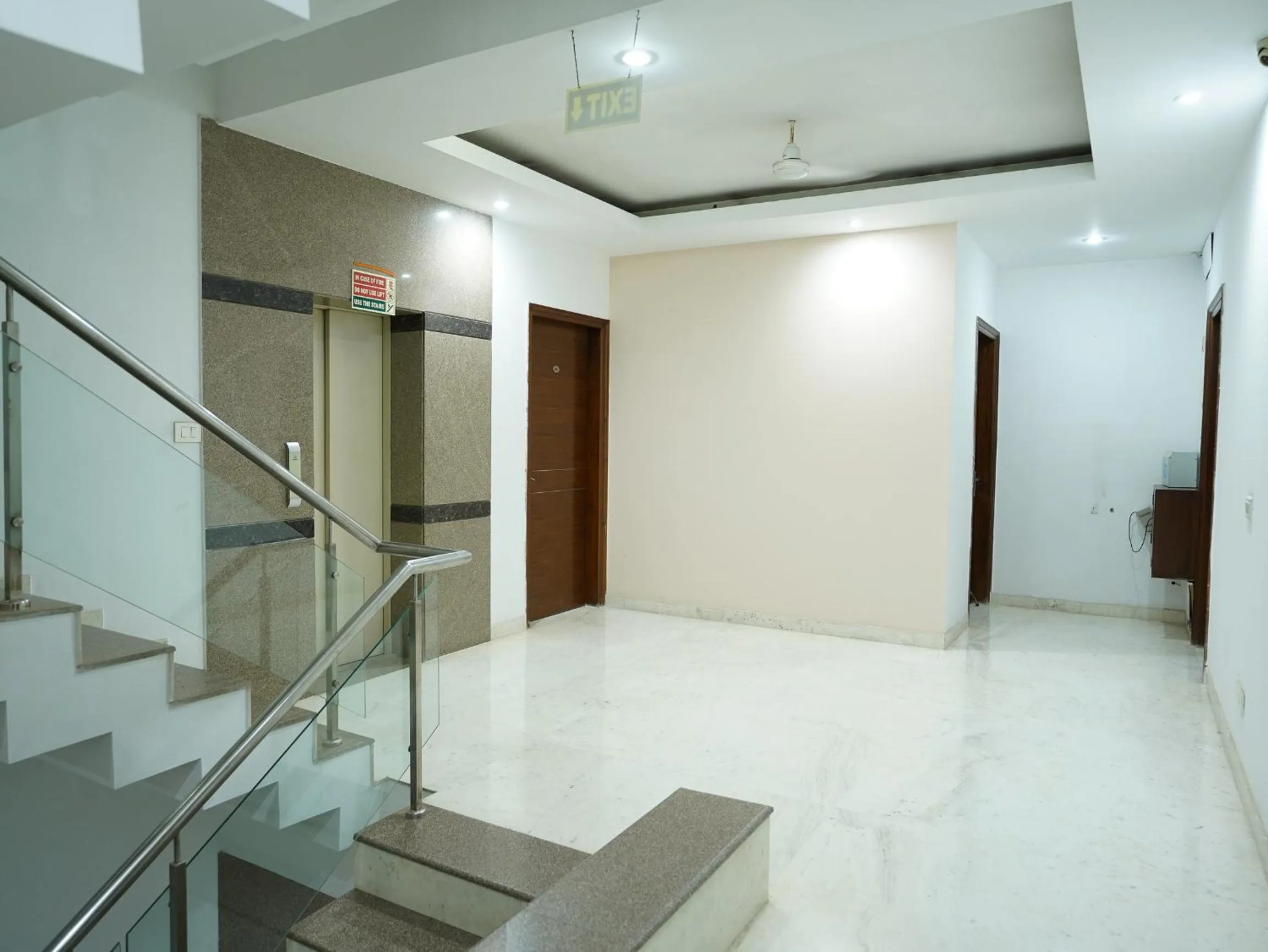 Lobby or reception in Lime Tree Hotel Sushant Lok Gurgaon Sector 29 Next to IFFCO CHOWK metro