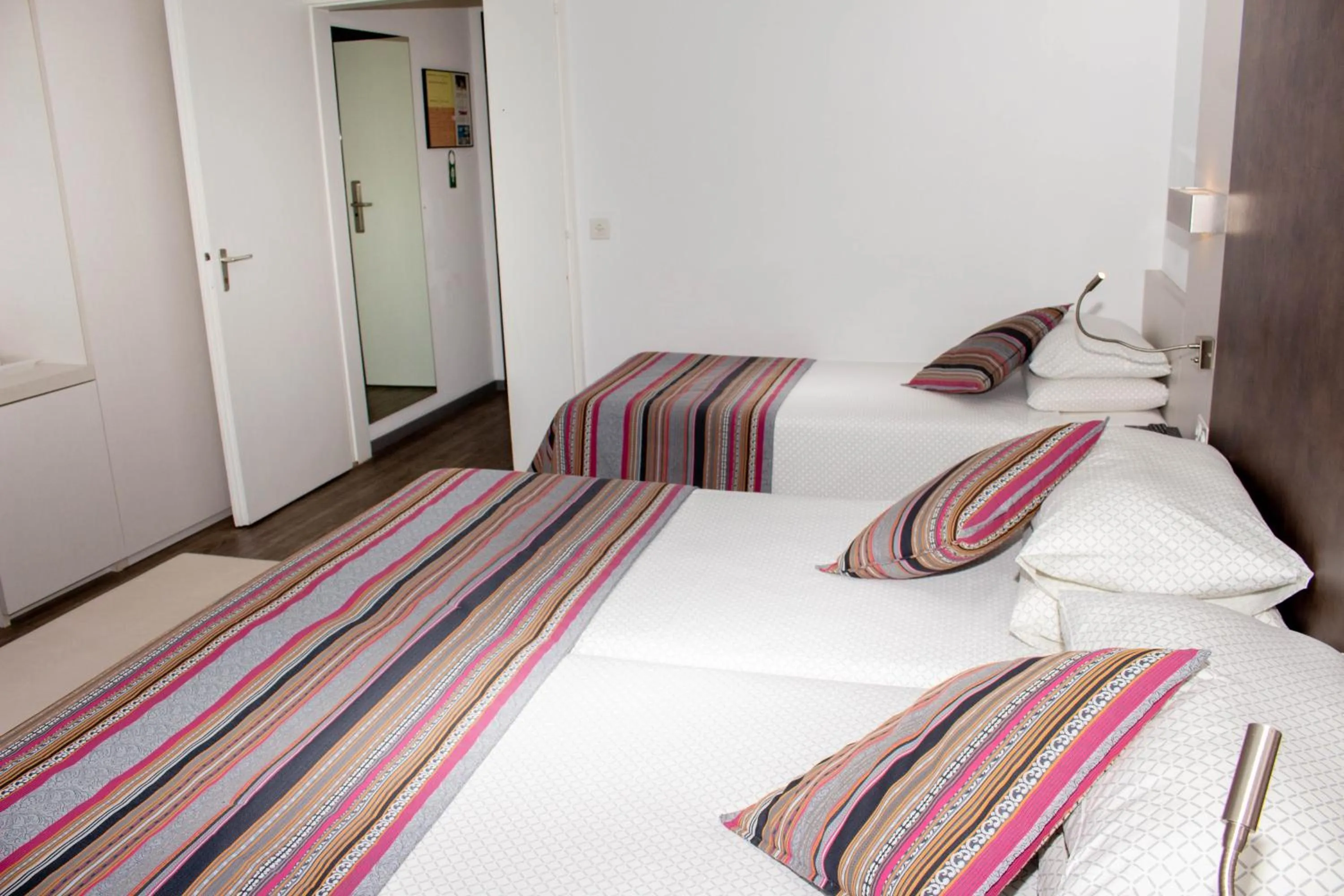 Bedroom, Bed in Colorado Hotel