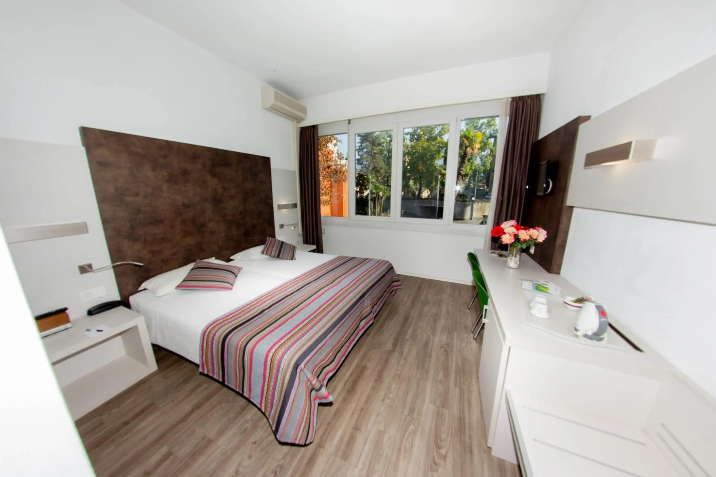 Double Room in Colorado Hotel Double Room in Colorado Hotel