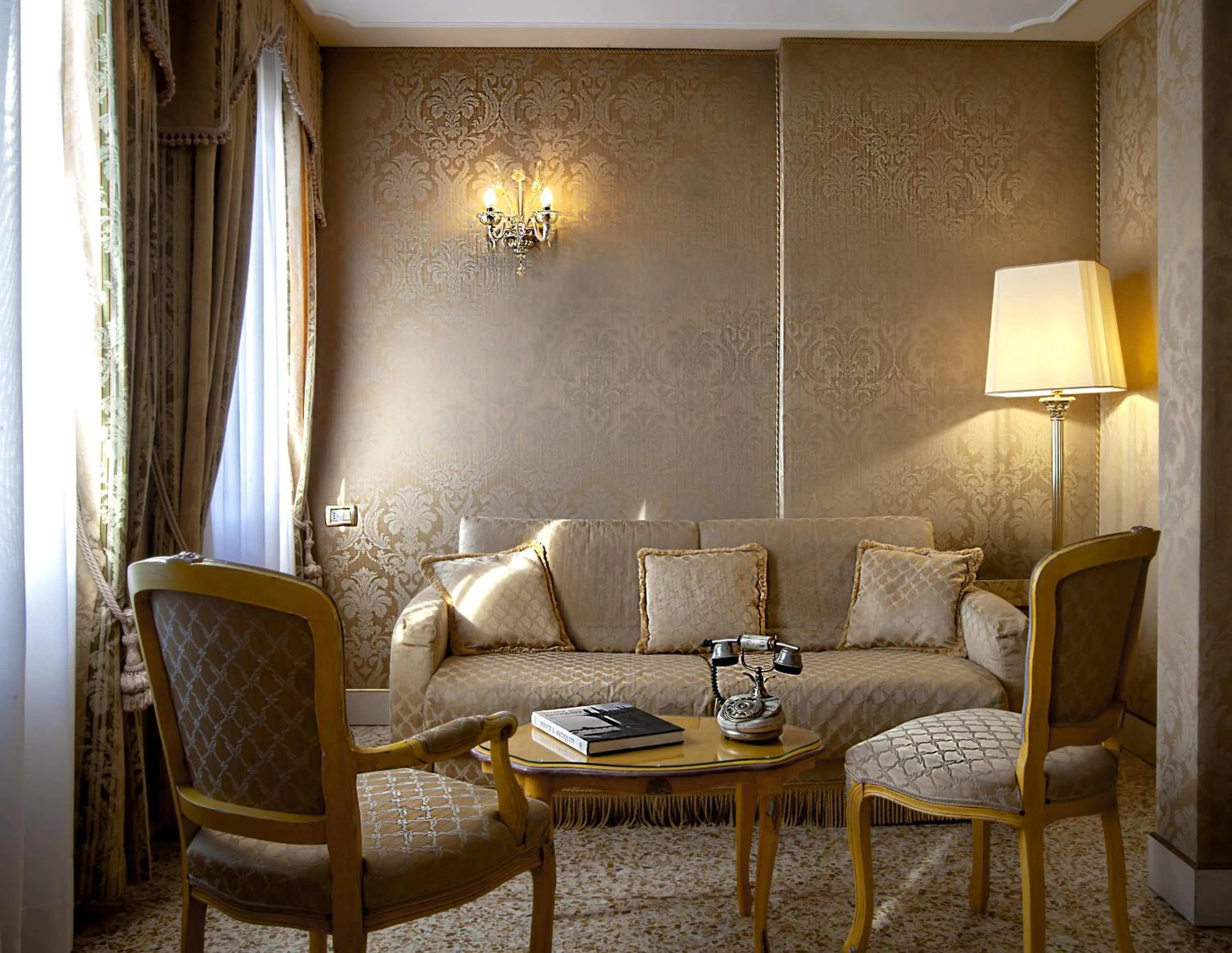 Seating area in Hotel Ca' Dogaressa