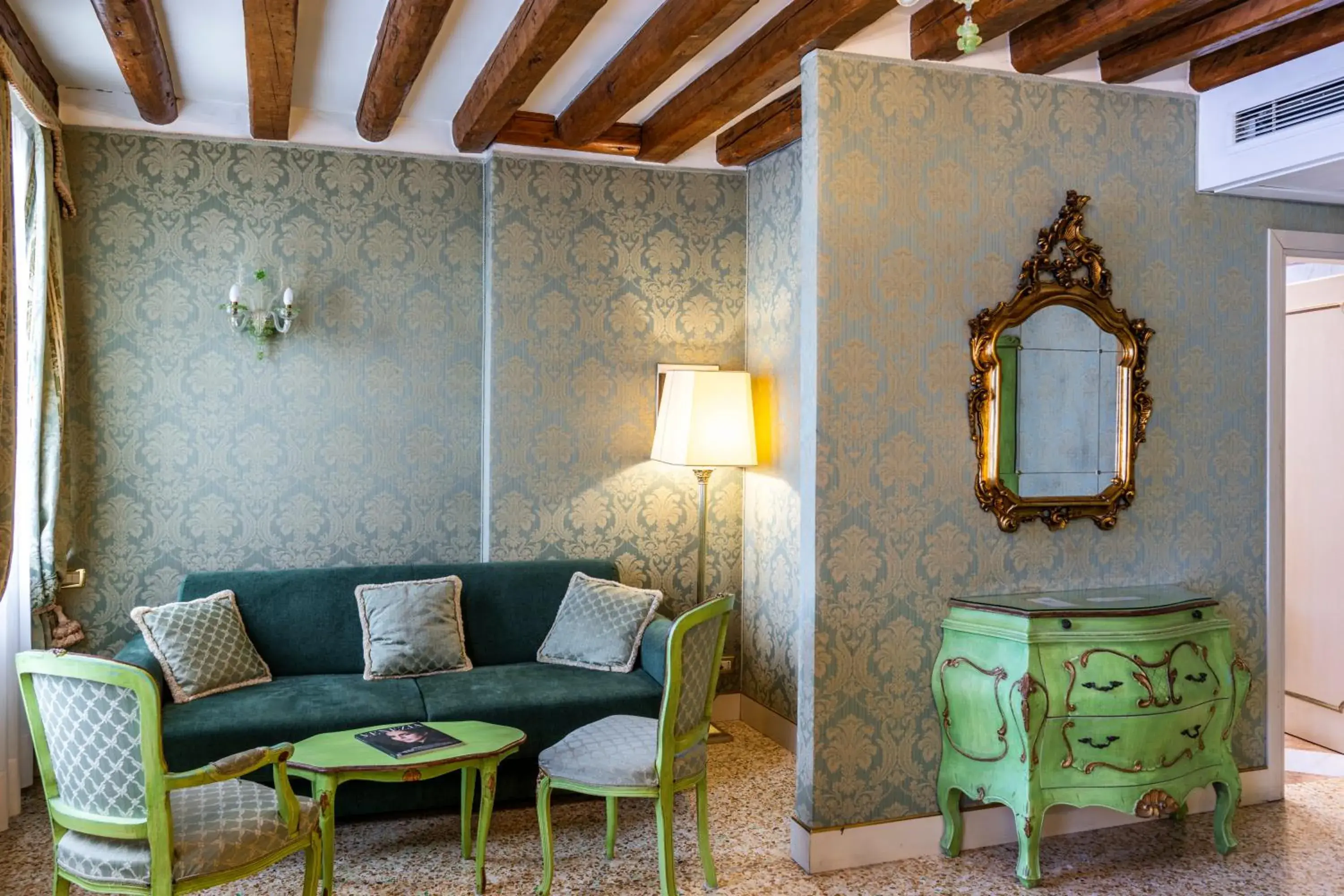 Living room in Hotel Ca' Dogaressa Living room in Hotel Ca' Dogaressa