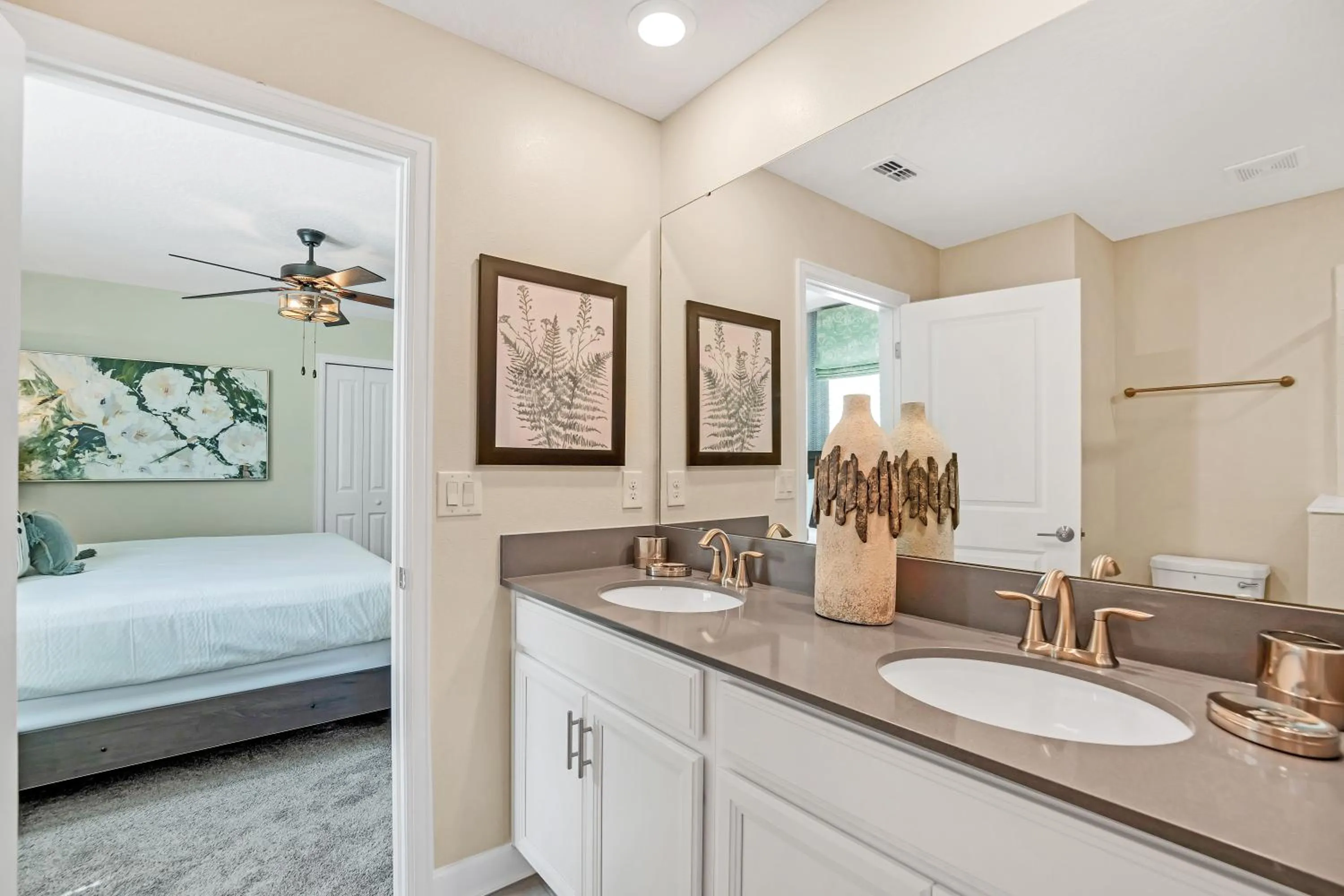 Bed in LARGE Villa, Private PoolGAME ROOMMovie Theater