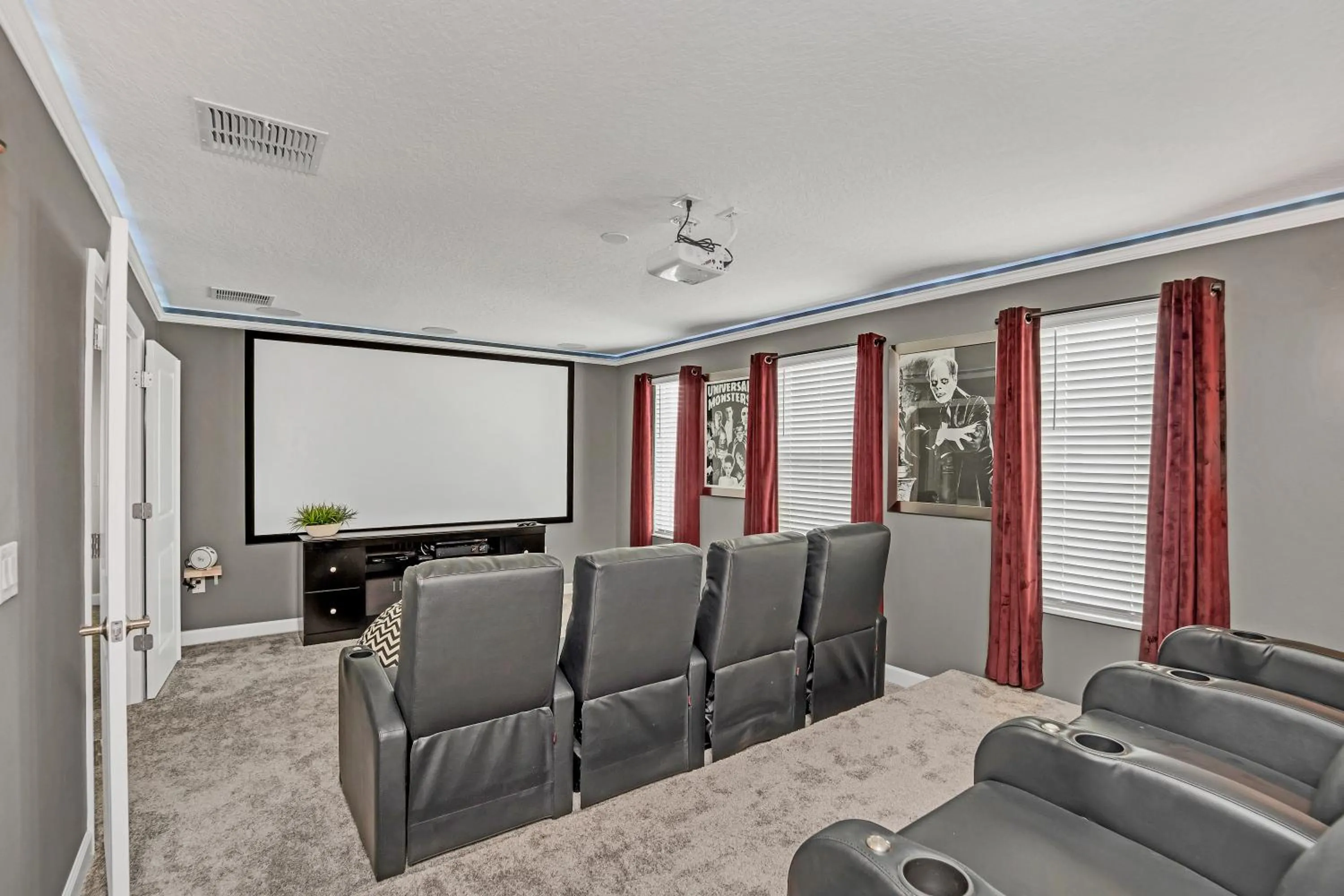 LARGE Villa, Private PoolGAME ROOMMovie Theater