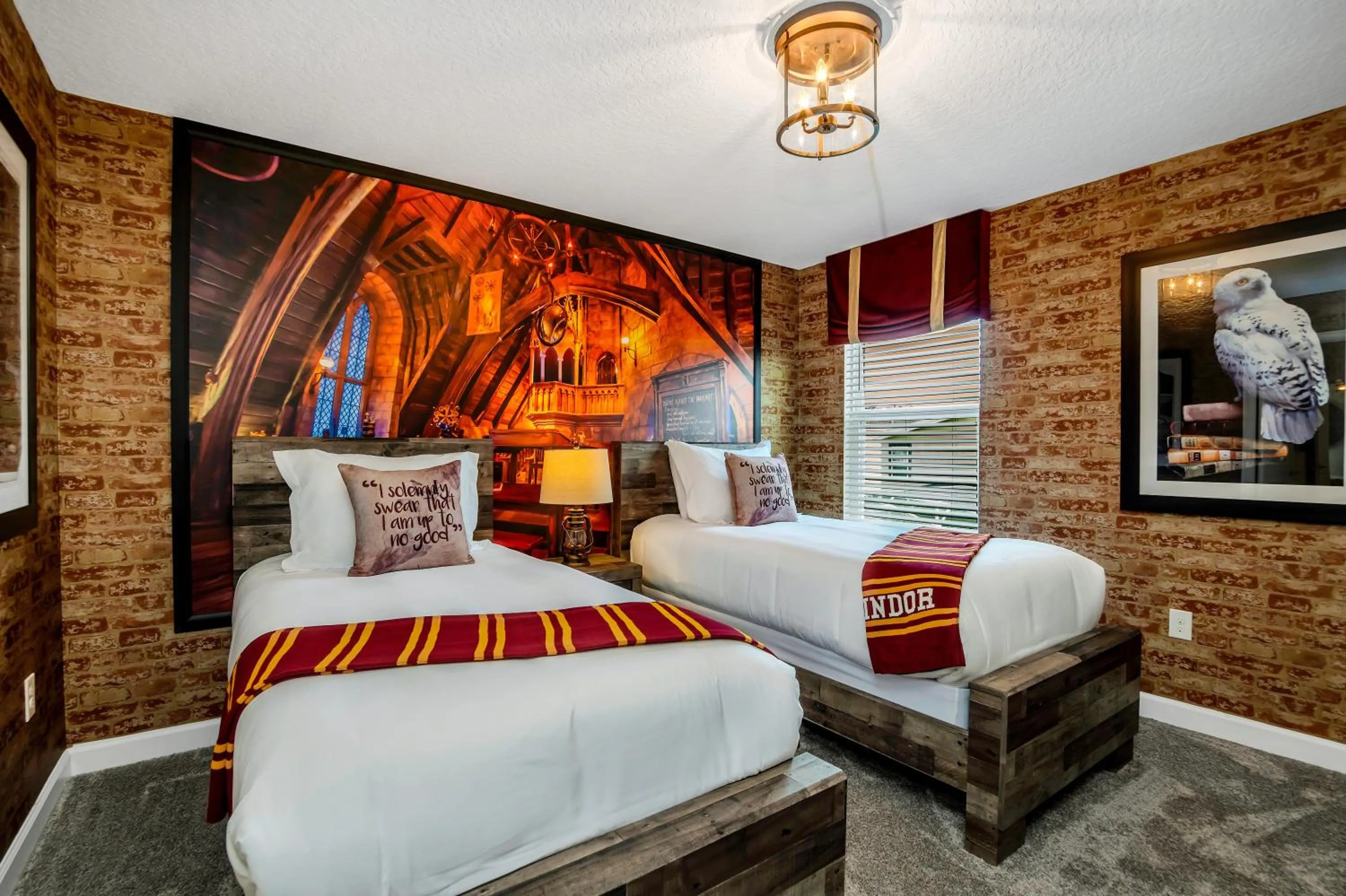 Bed in LARGE Villa, Private PoolGAME ROOMMovie Theater