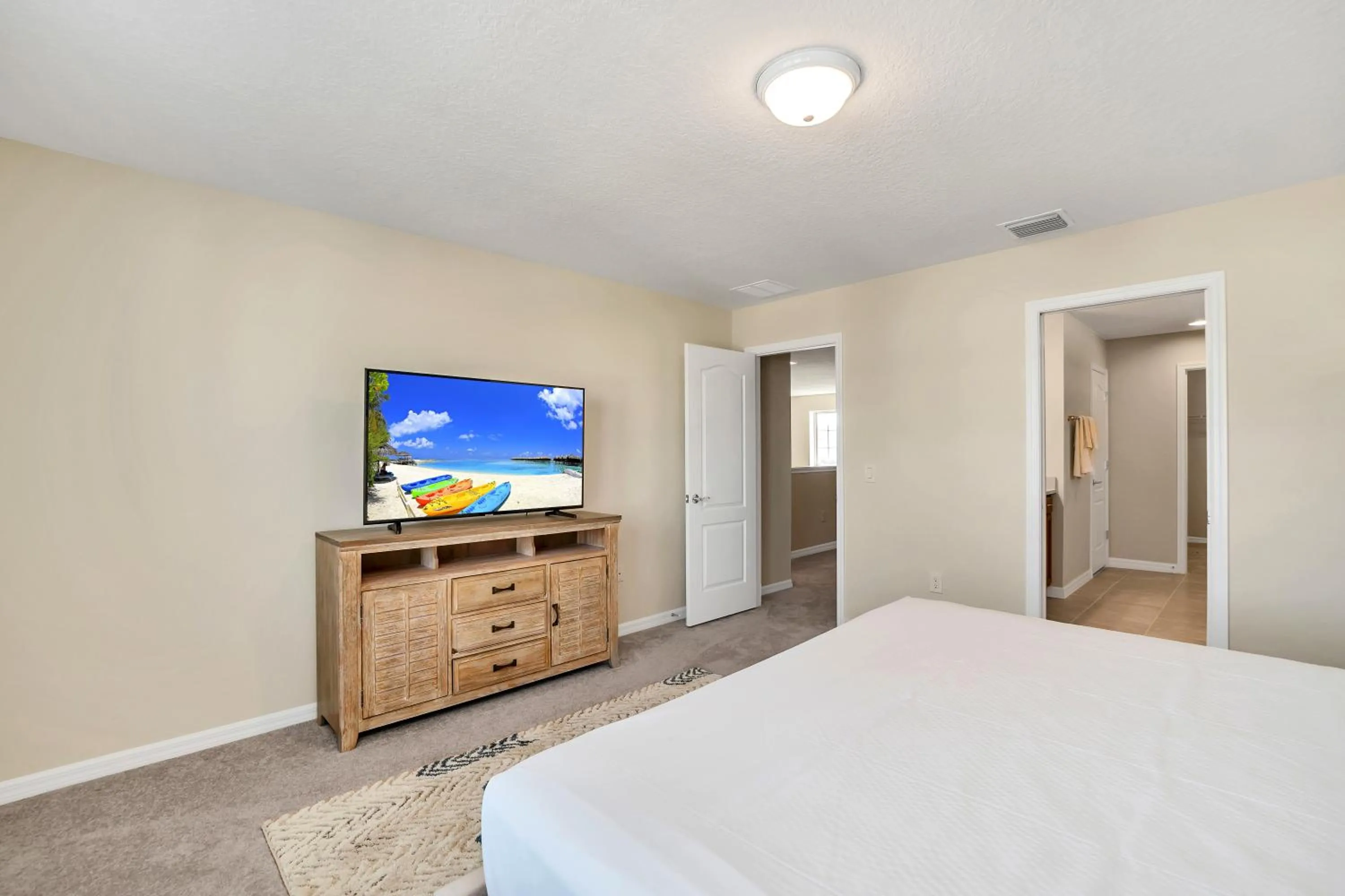 Bed in Private Villa wPool, BBQ,FREE Water Park Access