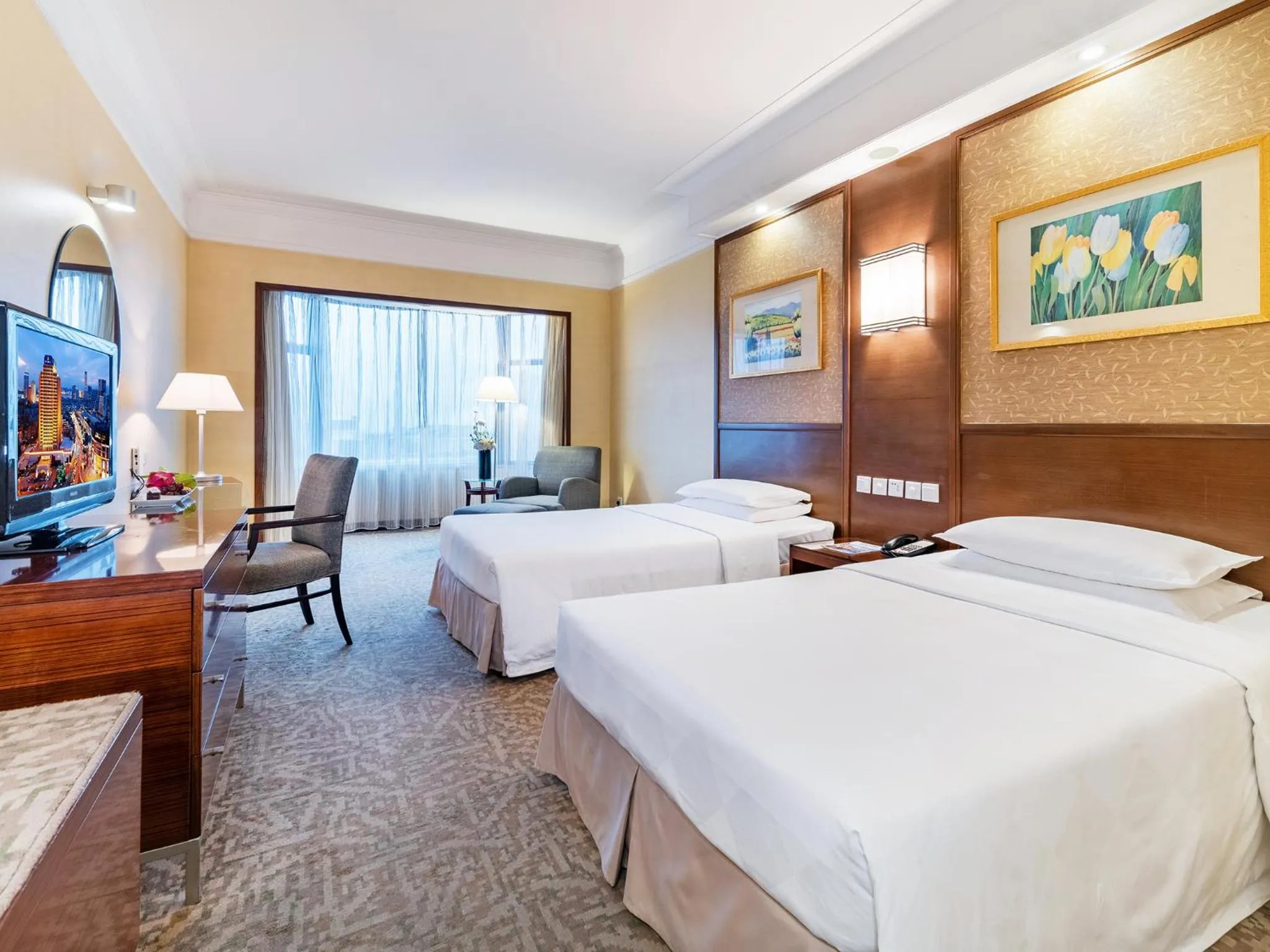 Photo of the whole room, Bed in Millennium Harbourview Hotel Xiamen