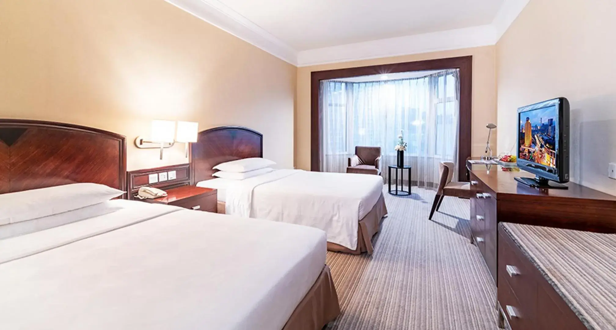 Photo of the whole room, Bed in Millennium Harbourview Hotel Xiamen Photo of the whole room, Bed in Millennium Harbourview Hotel Xiamen