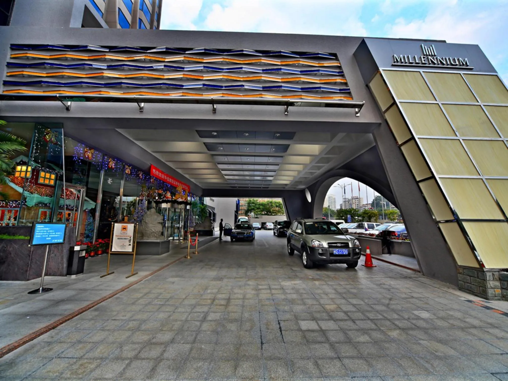 Facade/entrance in Millennium Harbourview Hotel Xiamen