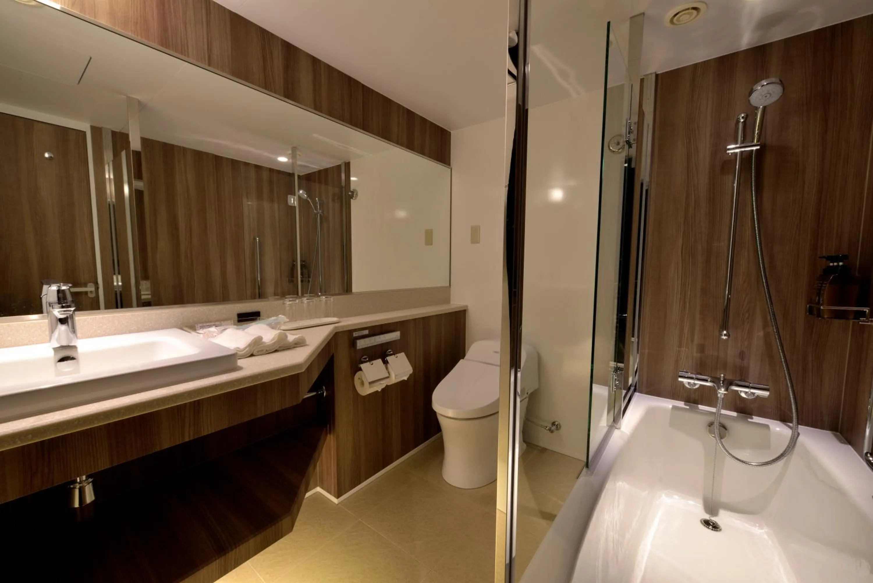 Bathroom in Kobe Portopia Hotel