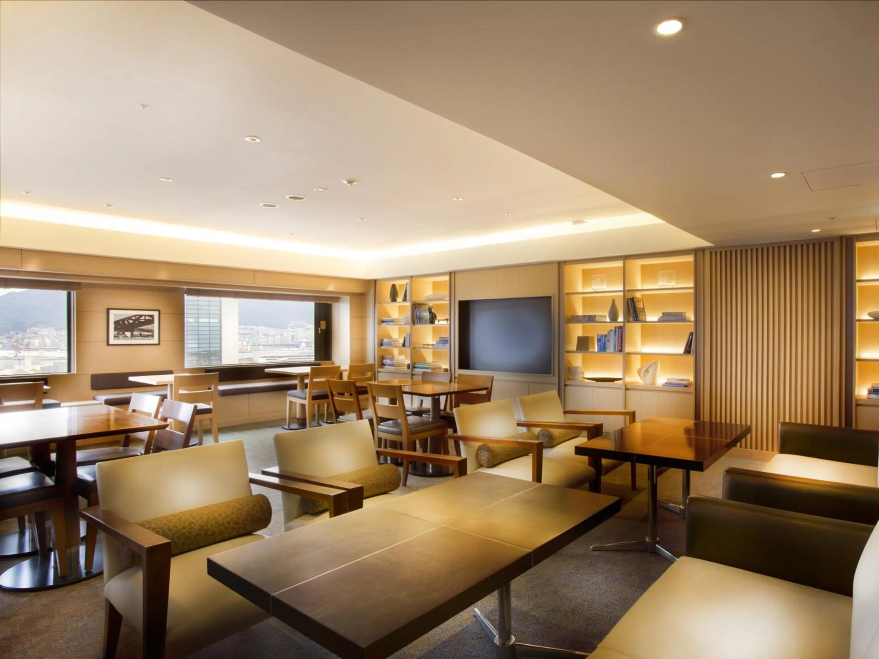 Lounge or bar in Kobe Portopia Hotel