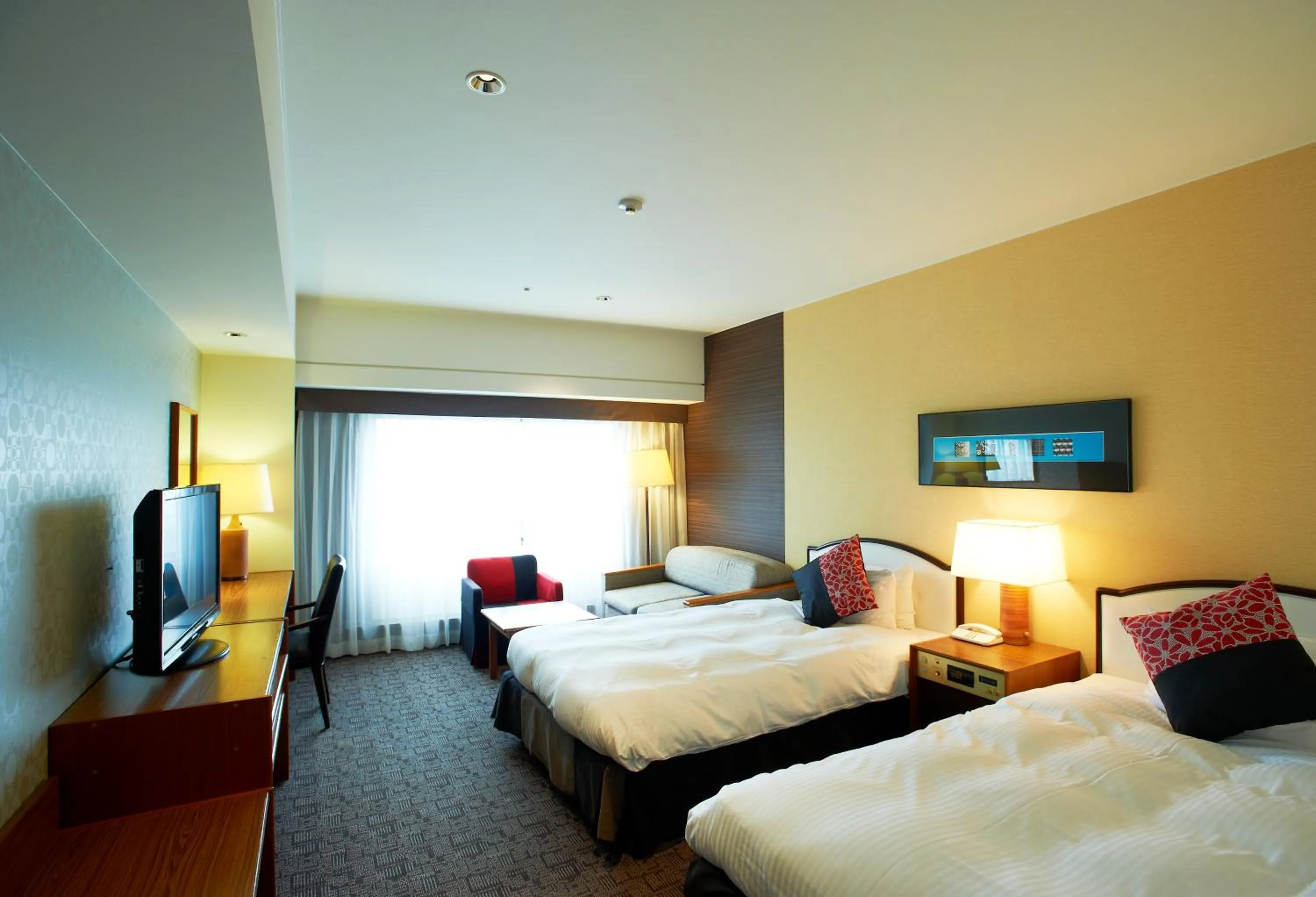 Photo of the whole room, Bed in Kobe Portopia Hotel