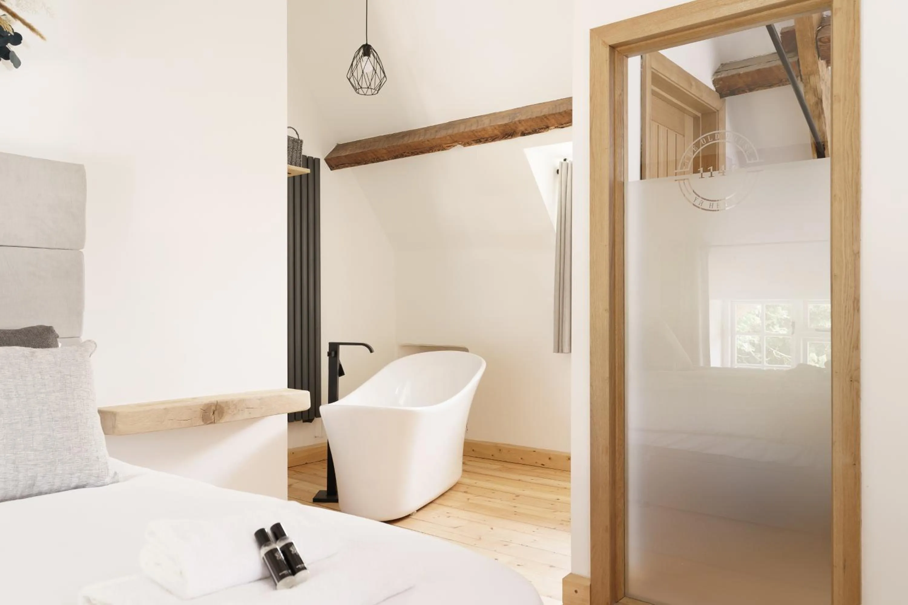 Bed in The Old House 1147