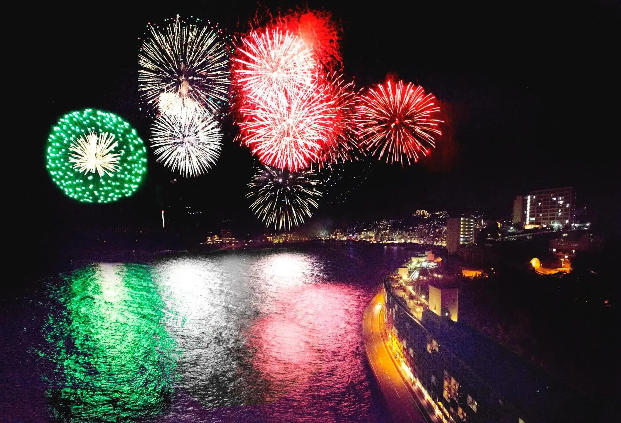 Property building in Hotel Resorpia Atami Property building in Hotel Resorpia Atami