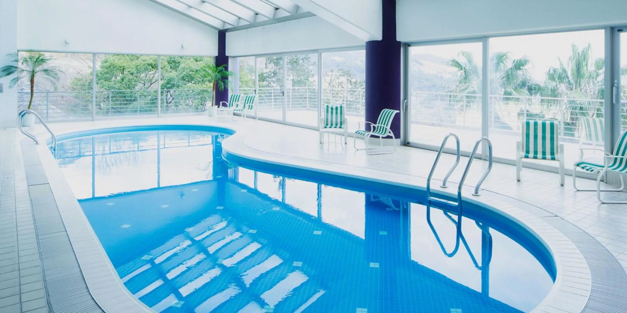 Swimming pool in RISONARE Atami