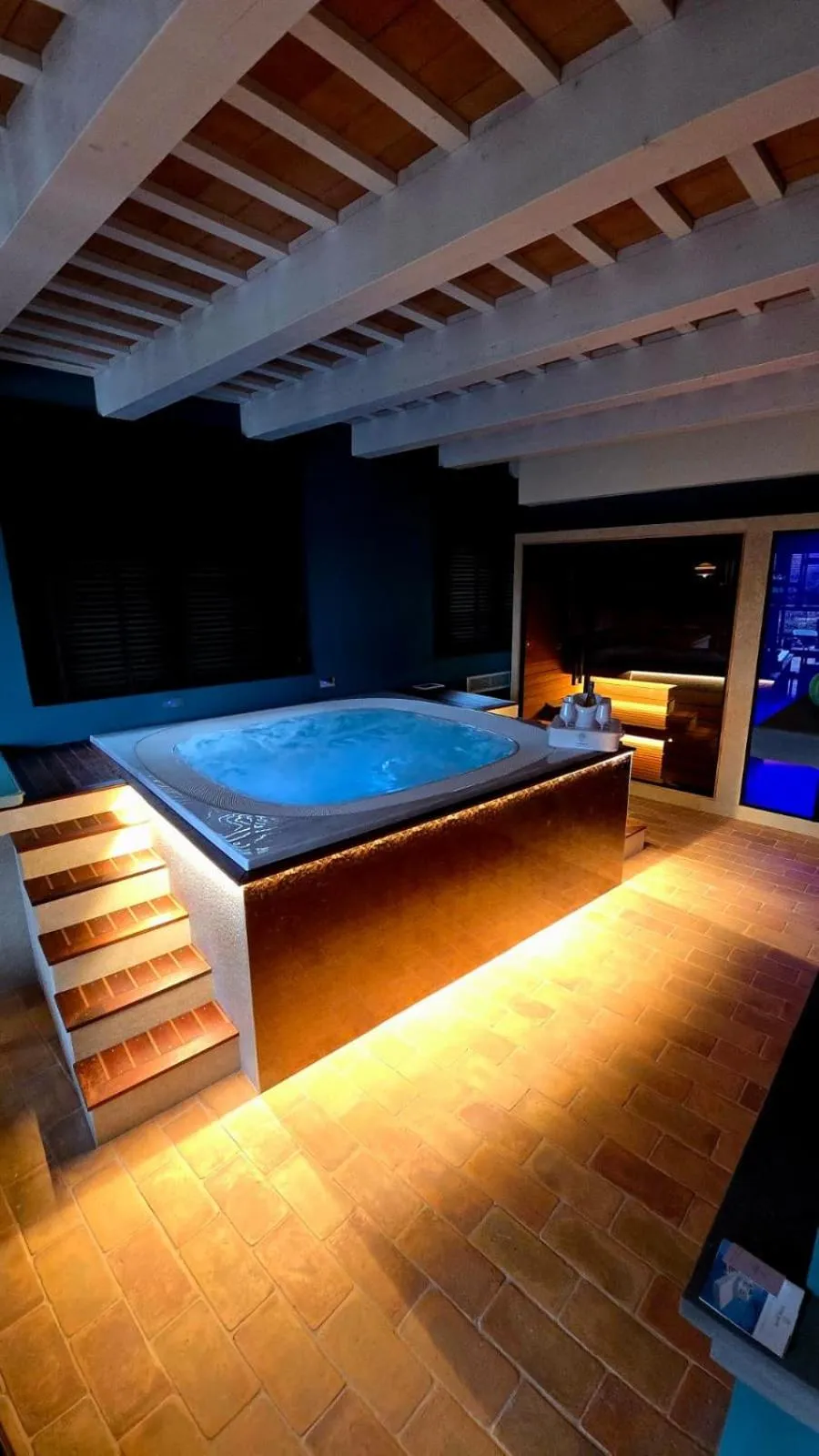 Hot Tub in Villa Francesca Relais