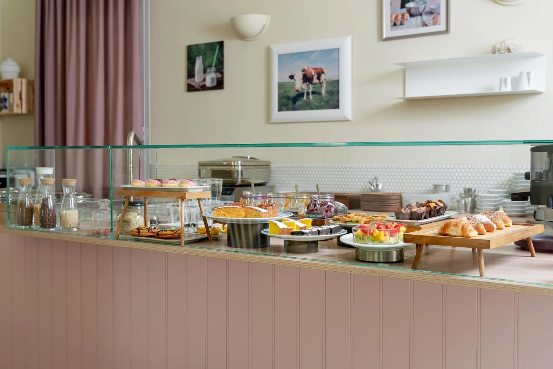 Breakfast in Pan di Zenzero Icecream Hotel