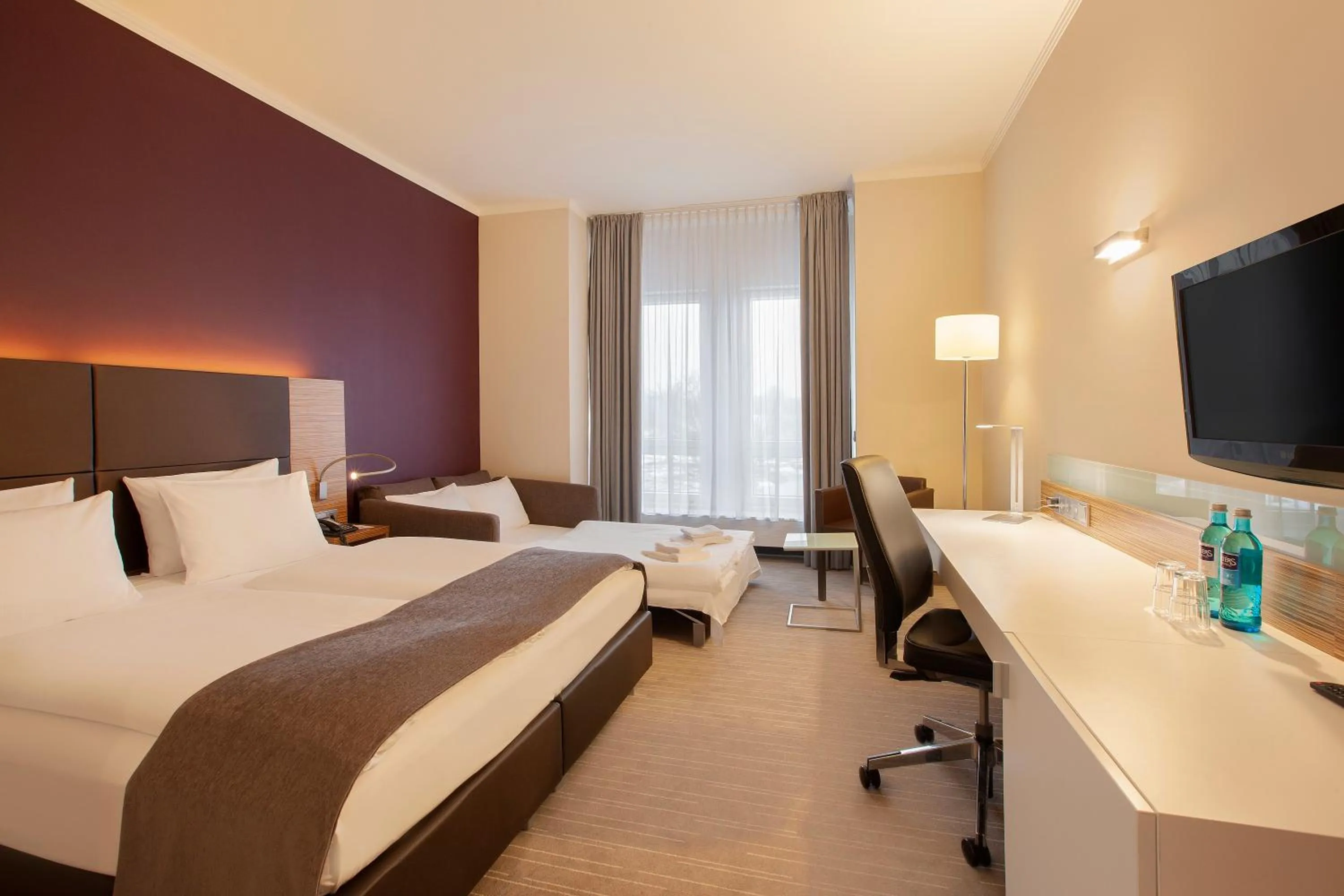 Bed in Willow Hotel Restaurant