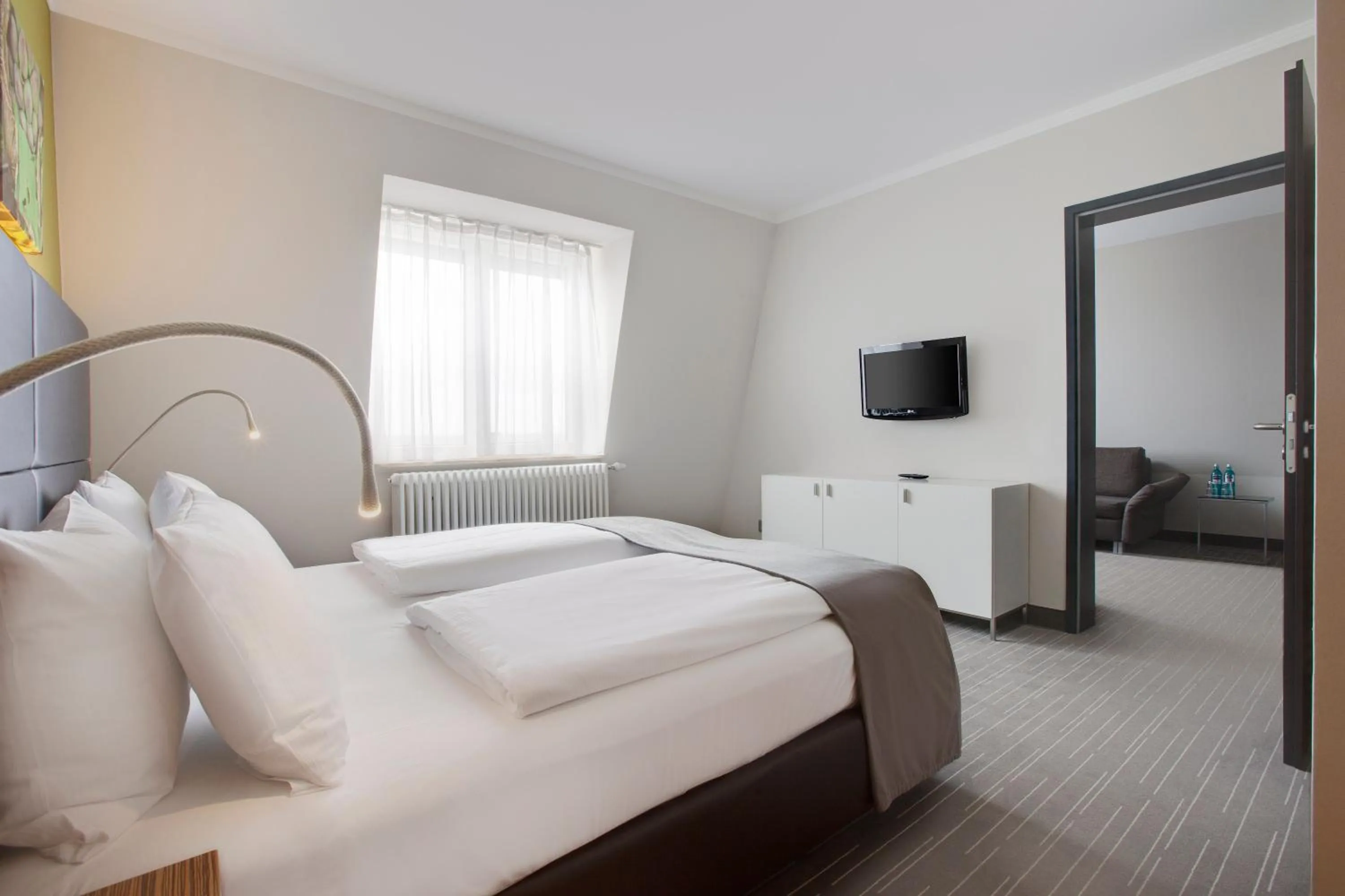 Photo of the whole room, Bed in Willow Hotel Restaurant