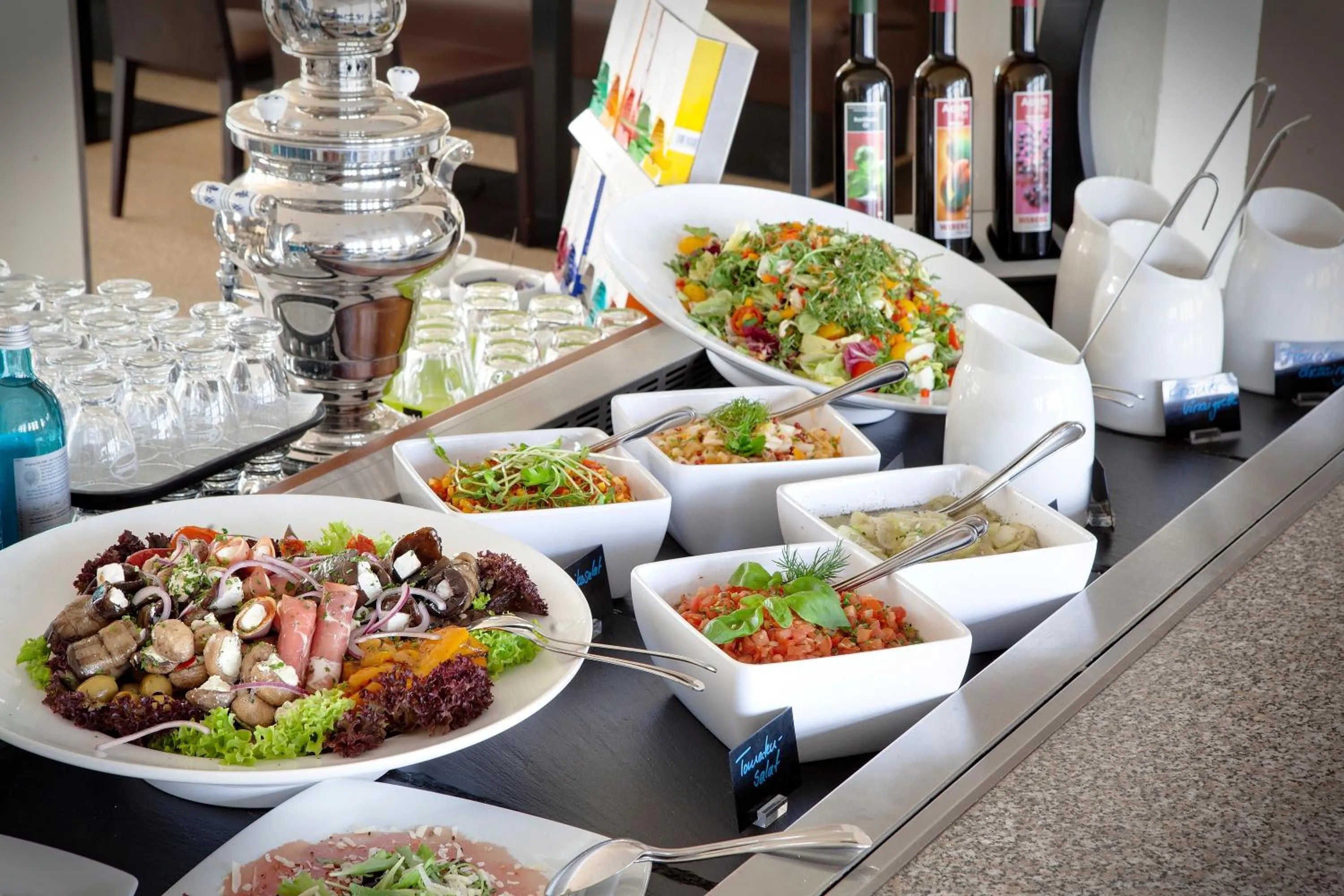 Restaurant/places to eat in Willow Hotel Restaurant