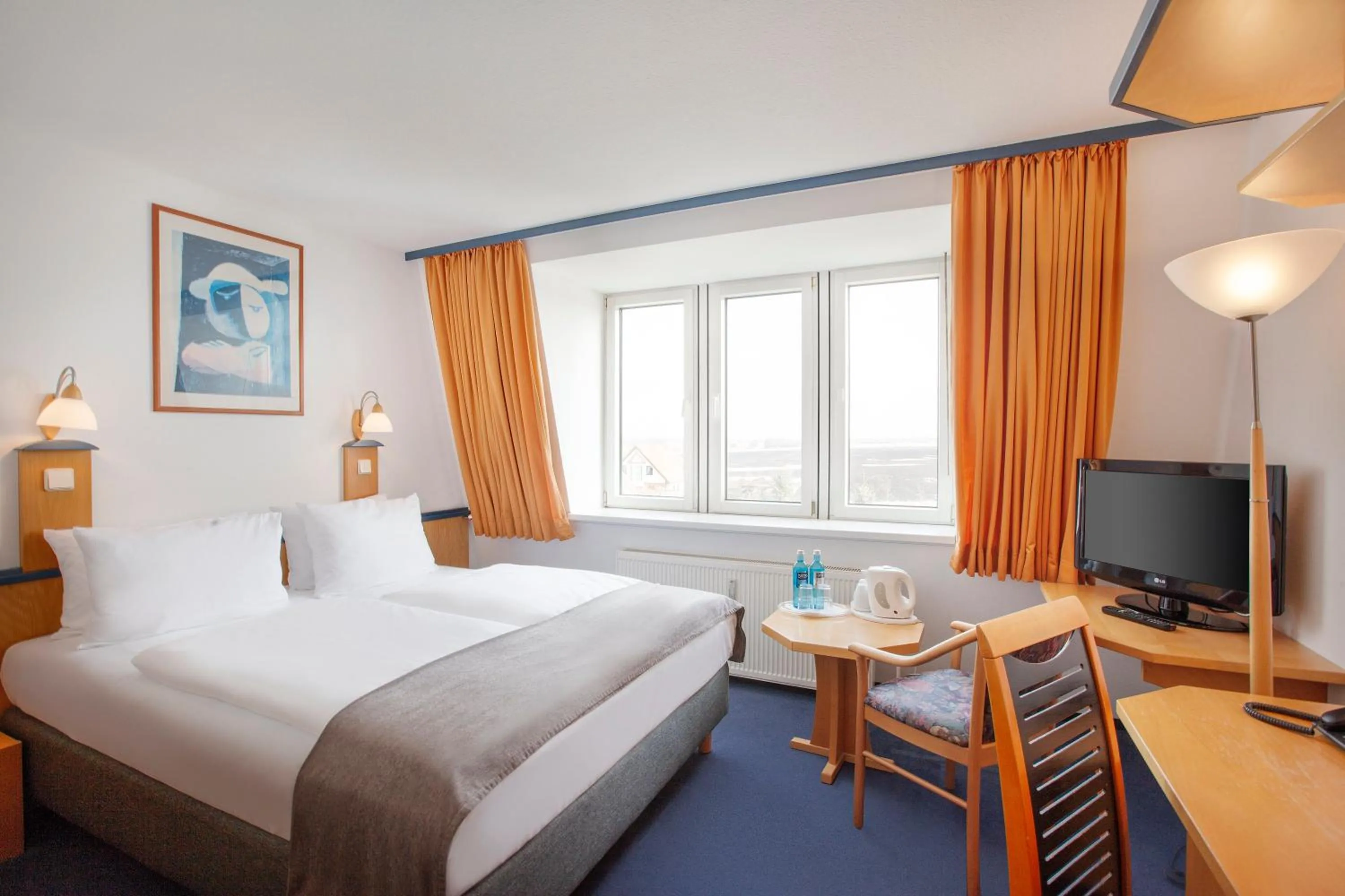 Photo of the whole room, Bed in Willow Hotel Restaurant