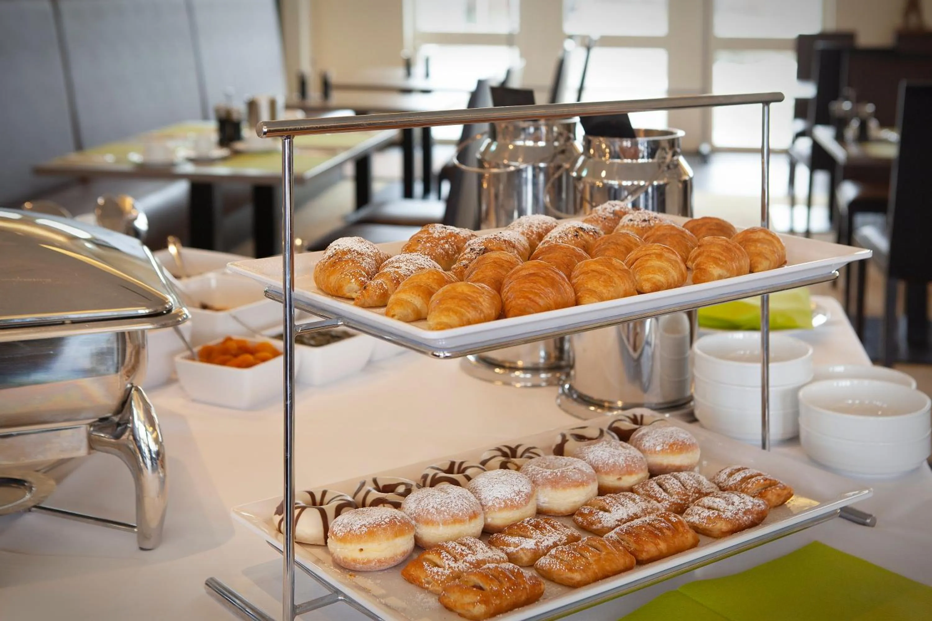 Breakfast in Willow Hotel Restaurant