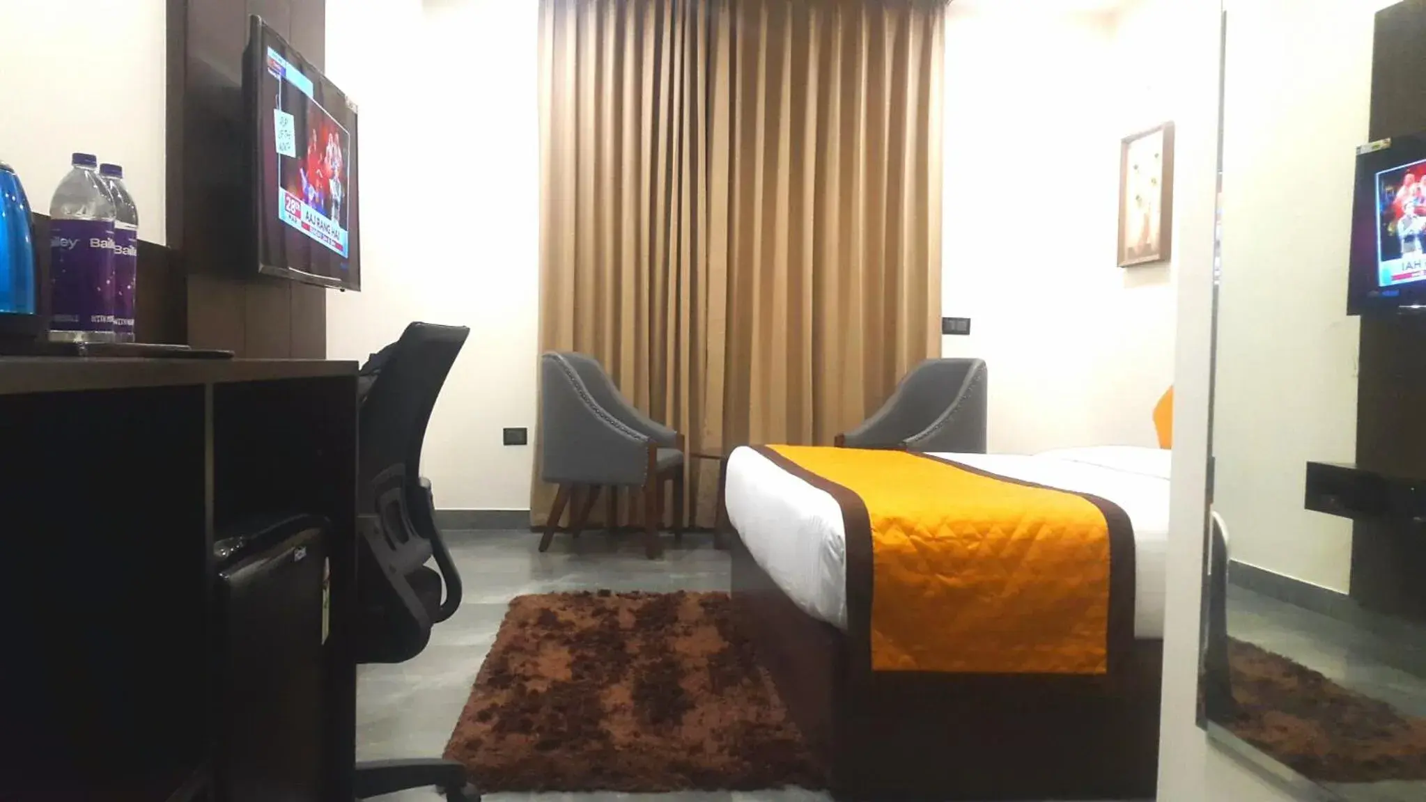 Photo of the whole room, Bed in Hotel Aksh Inn Photo of the whole room, Bed in Hotel Aksh Inn