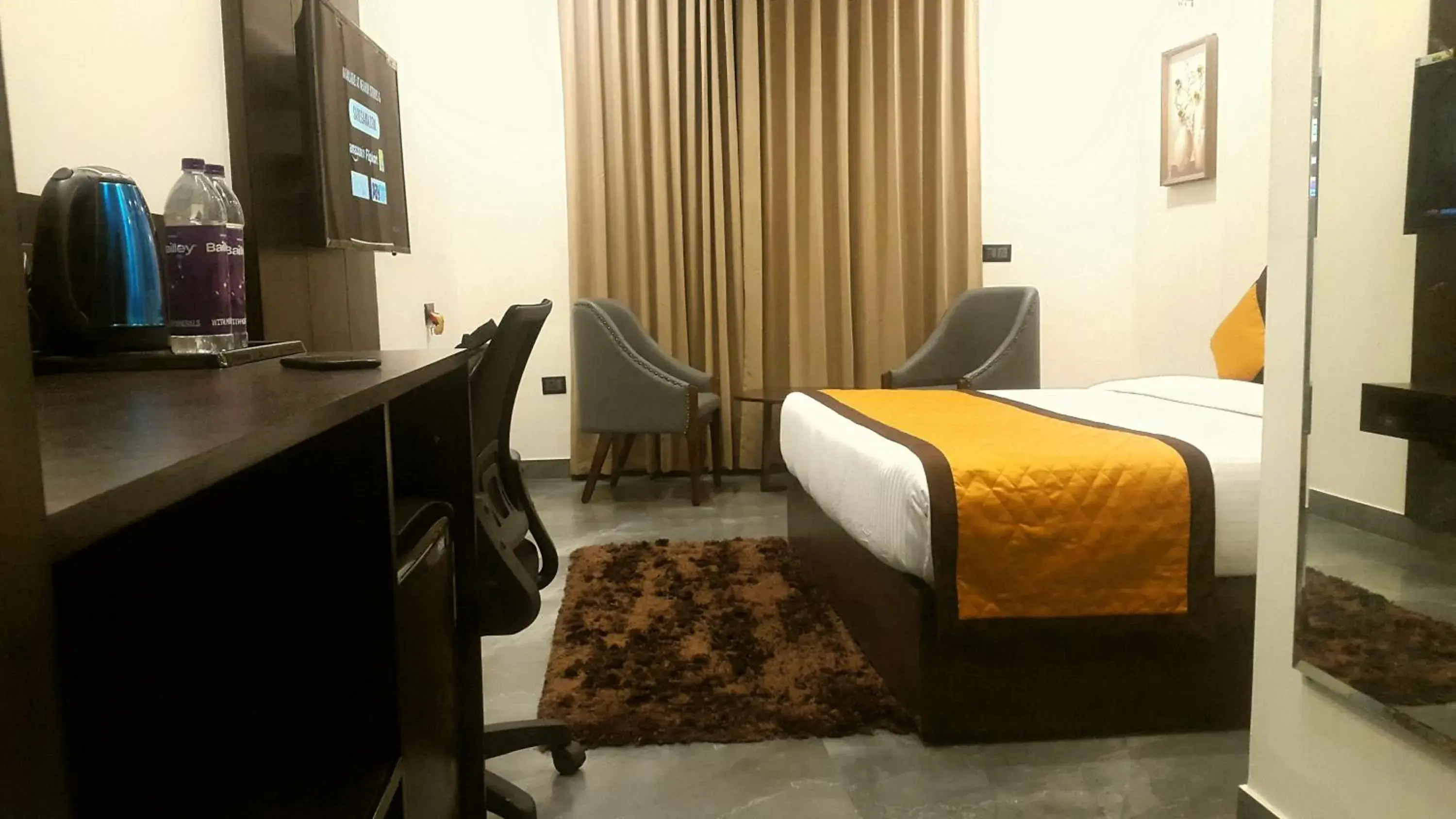 Bed in Hotel Aksh Inn Bed in Hotel Aksh Inn