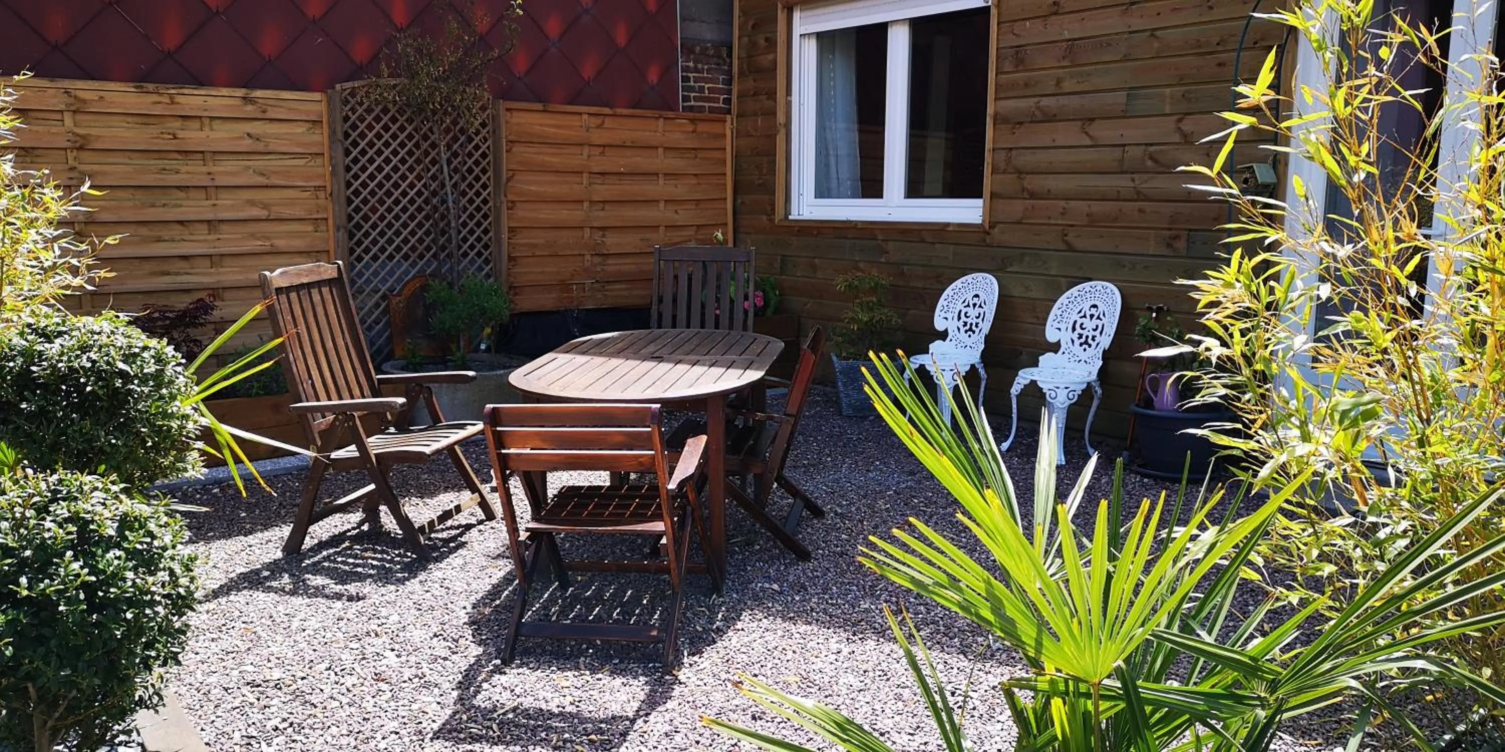 Patio in La Cour du Puits, chambre Colyn