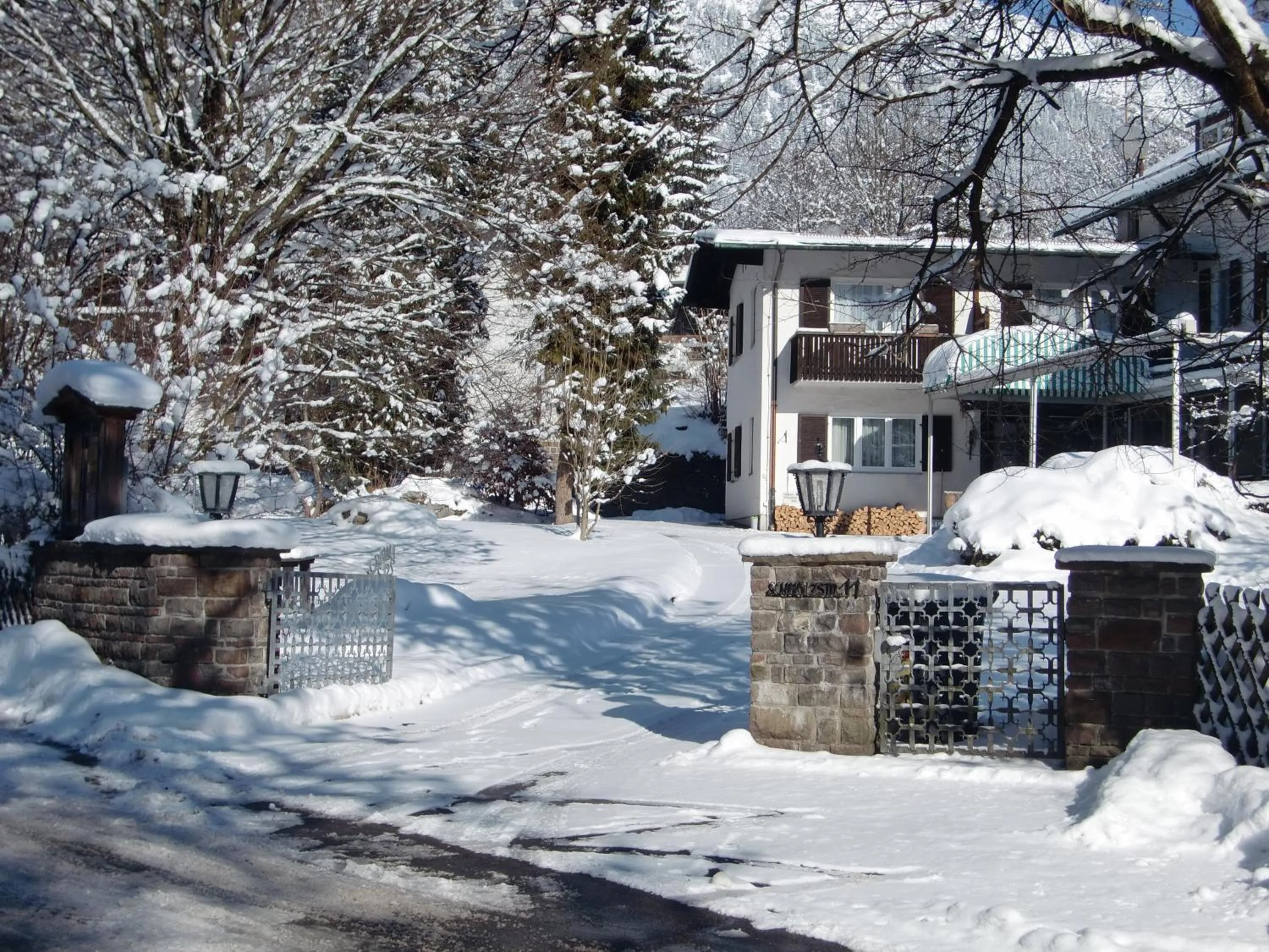 Facade/entrance in Grainauer Hof