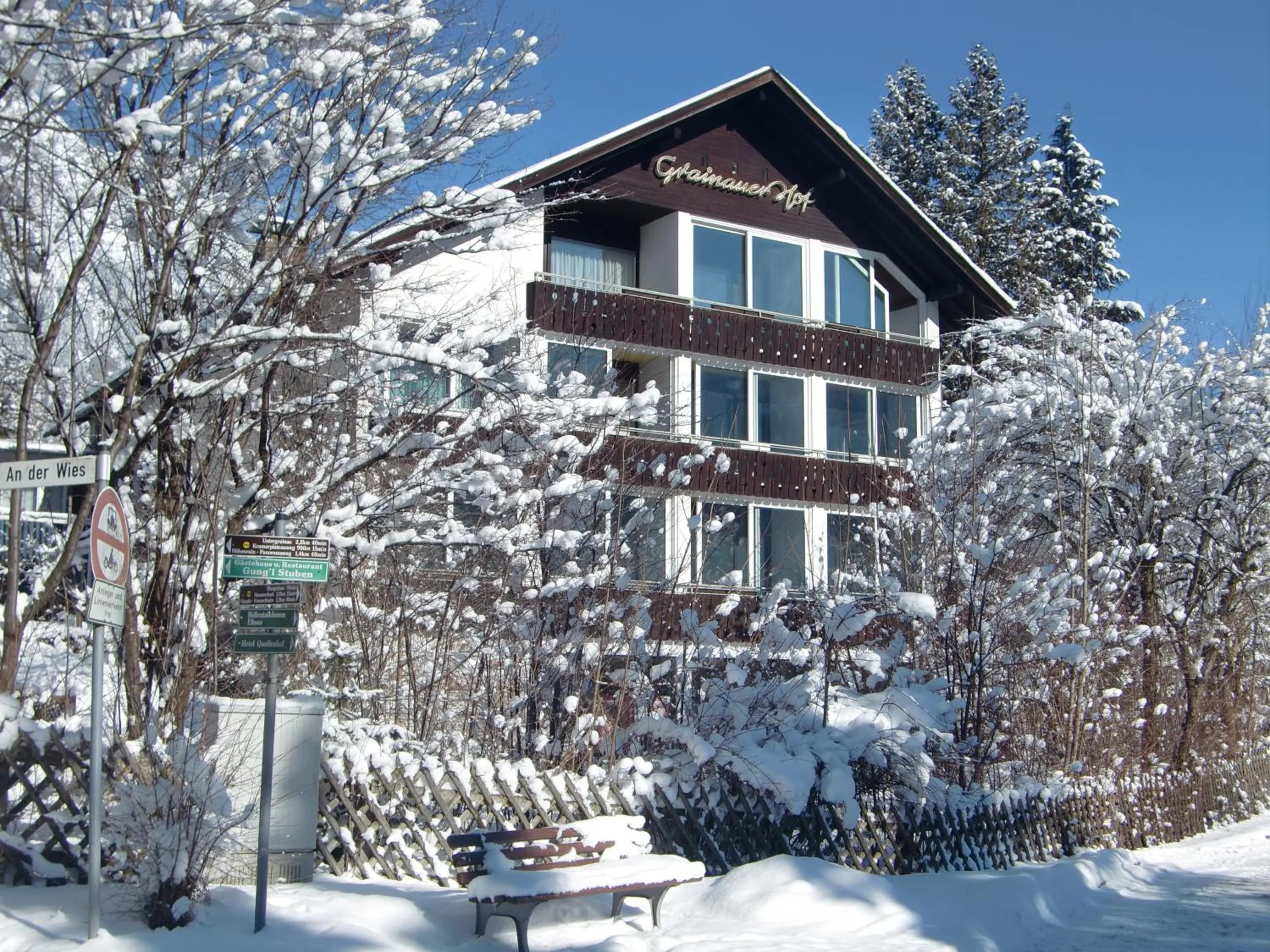 Facade/entrance in Grainauer Hof