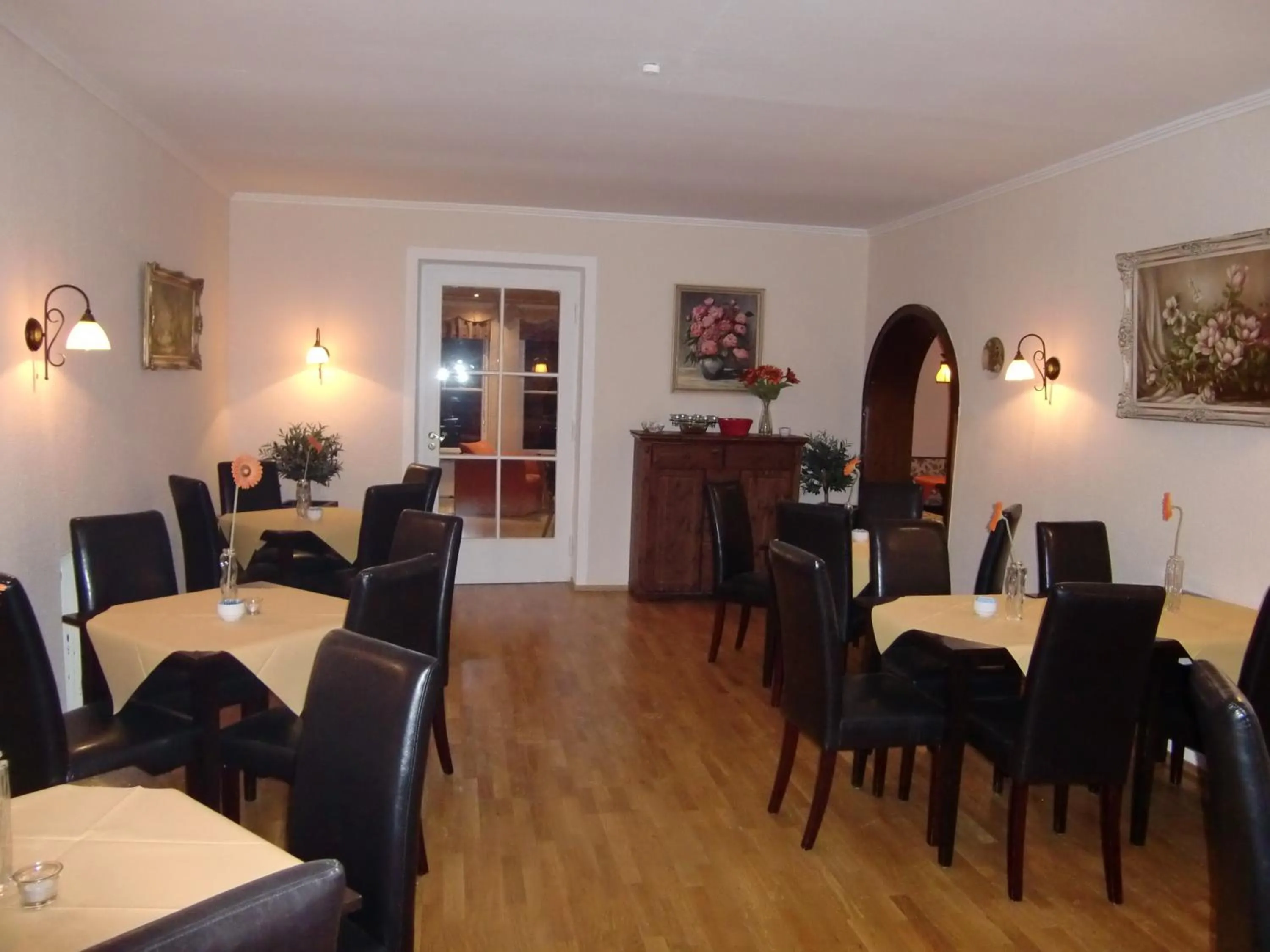 Restaurant/places to eat in Grainauer Hof